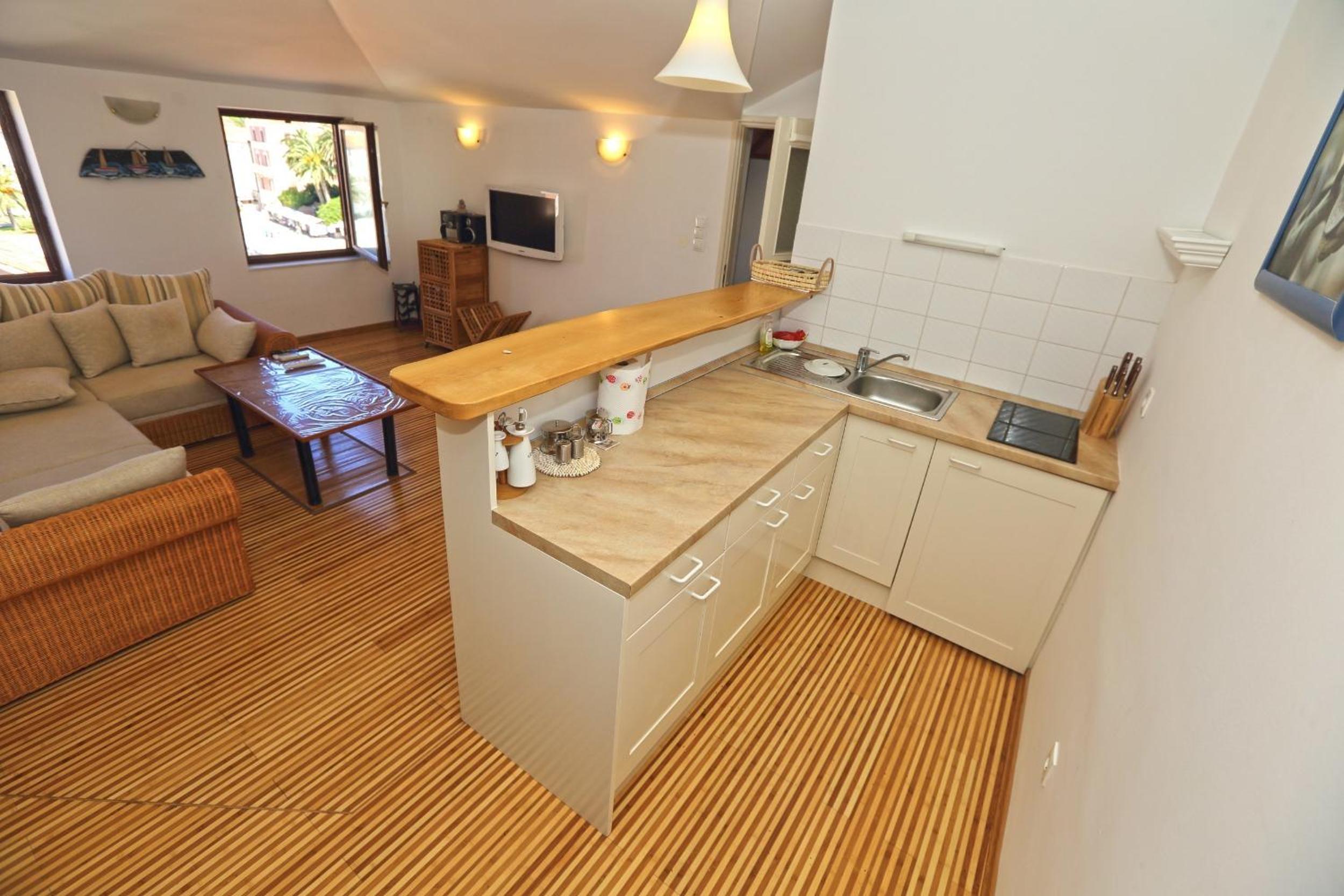 One-Bedroom Apartment photo 3