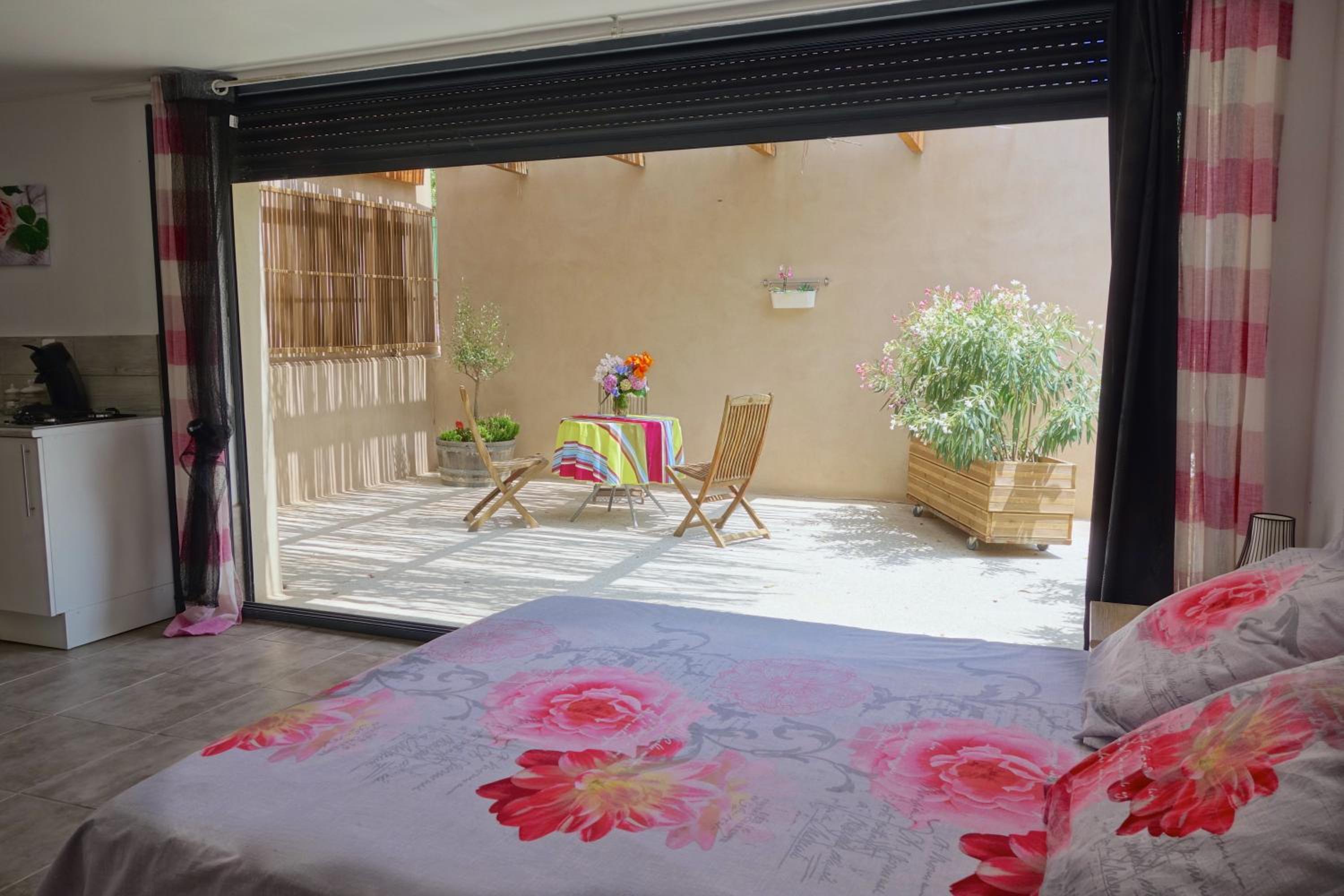 Large Double Room photo 1