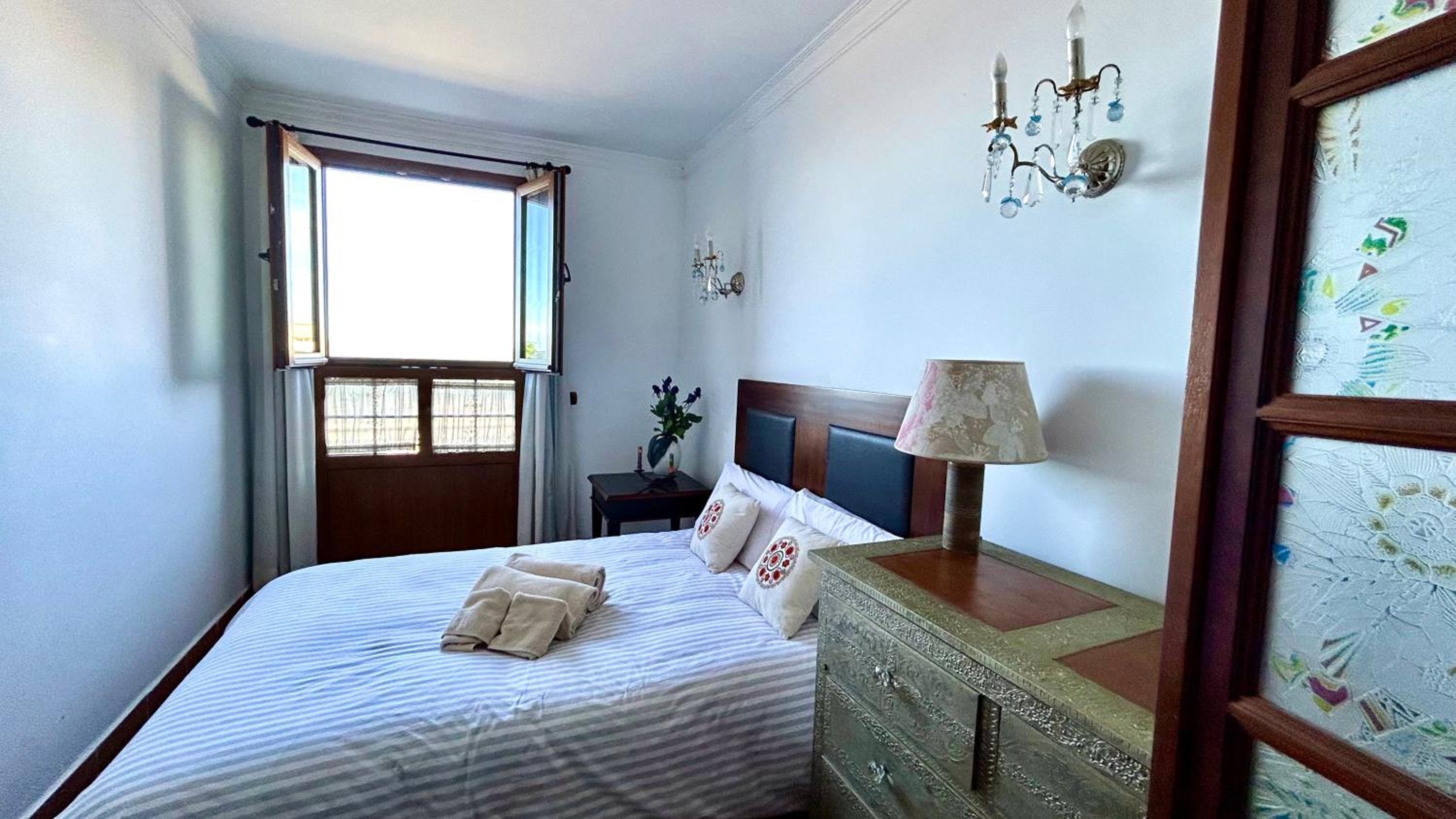 Three-Bedroom House photo 3
