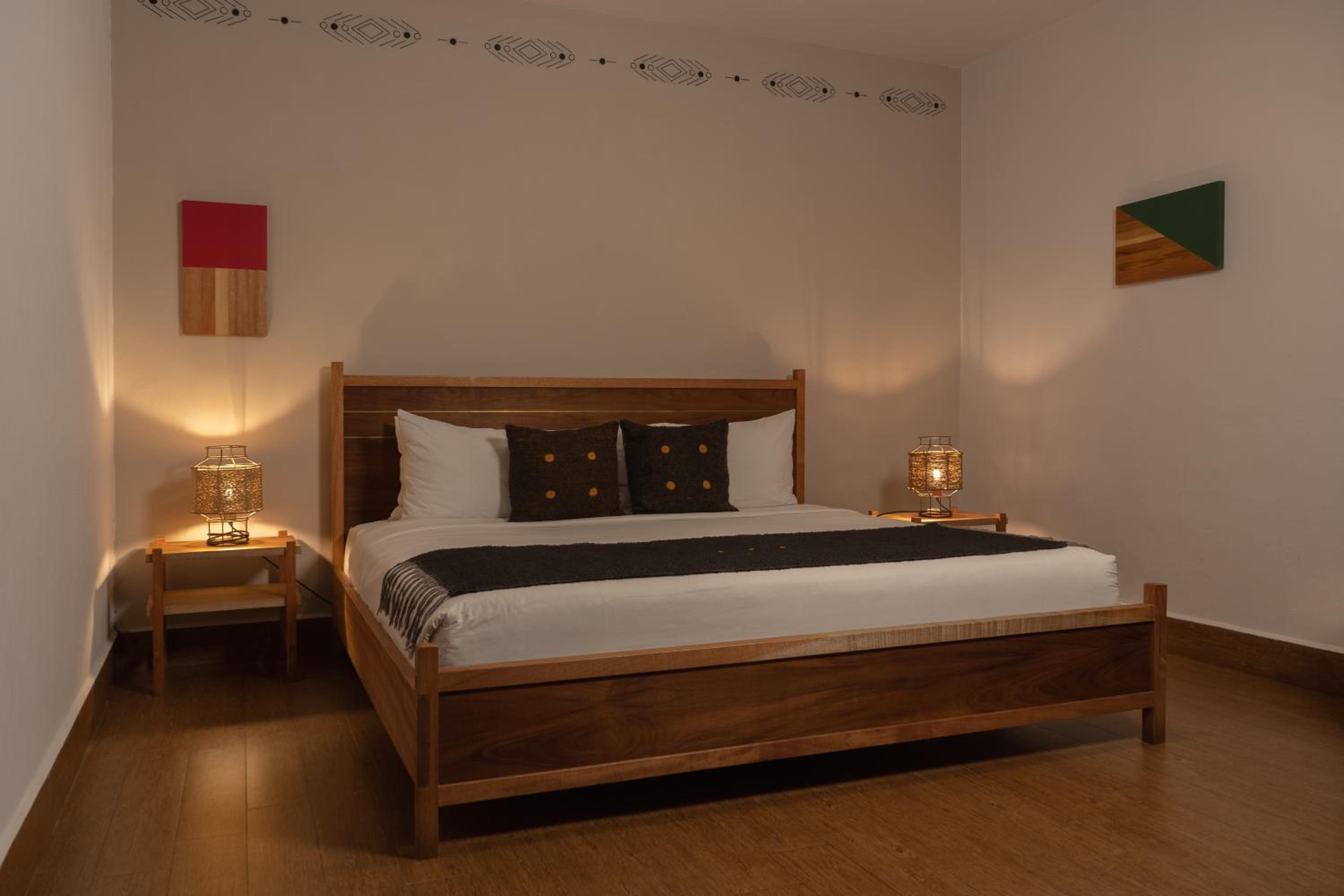 Superior King Room - Photo 4