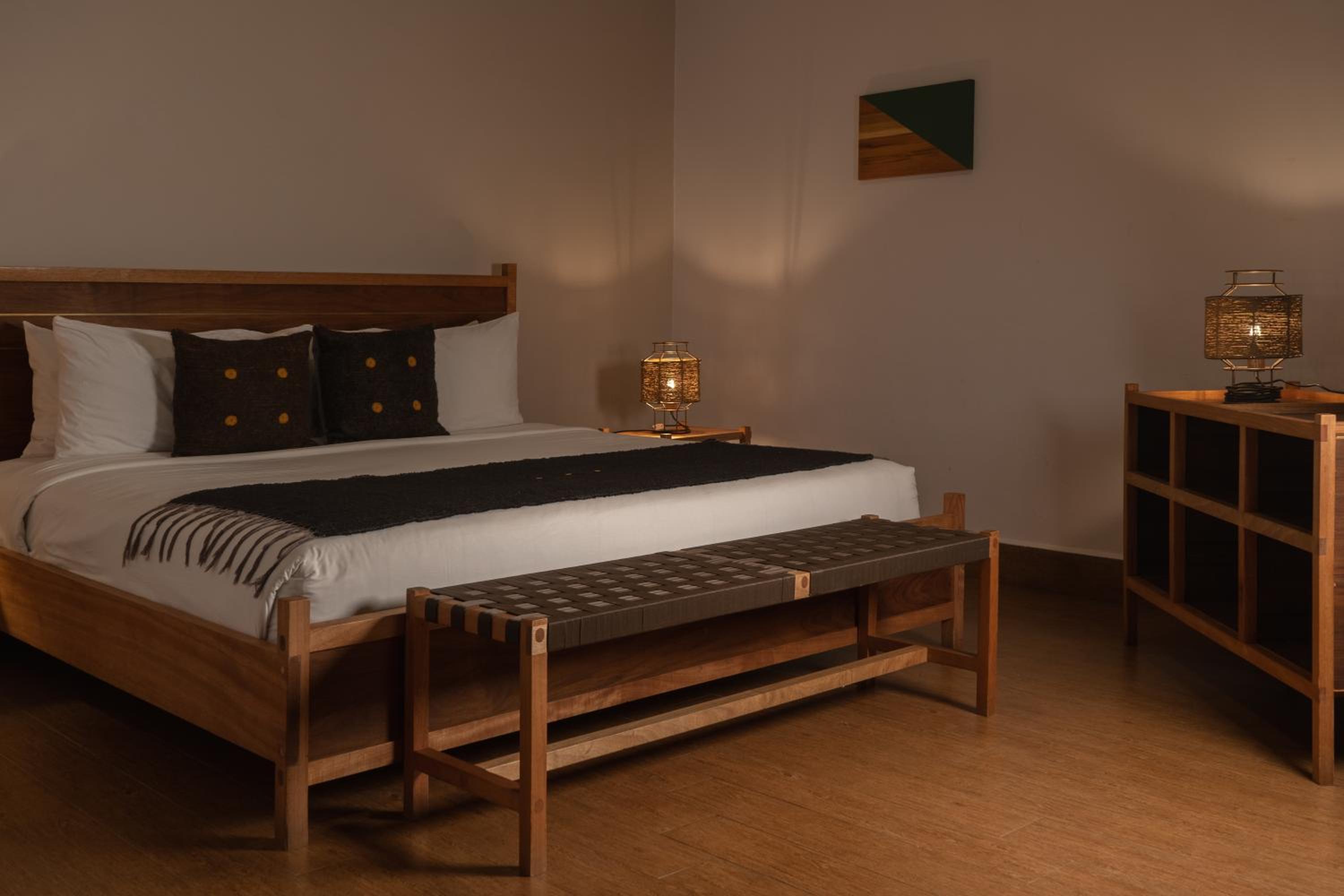 Superior King Room - Photo 3