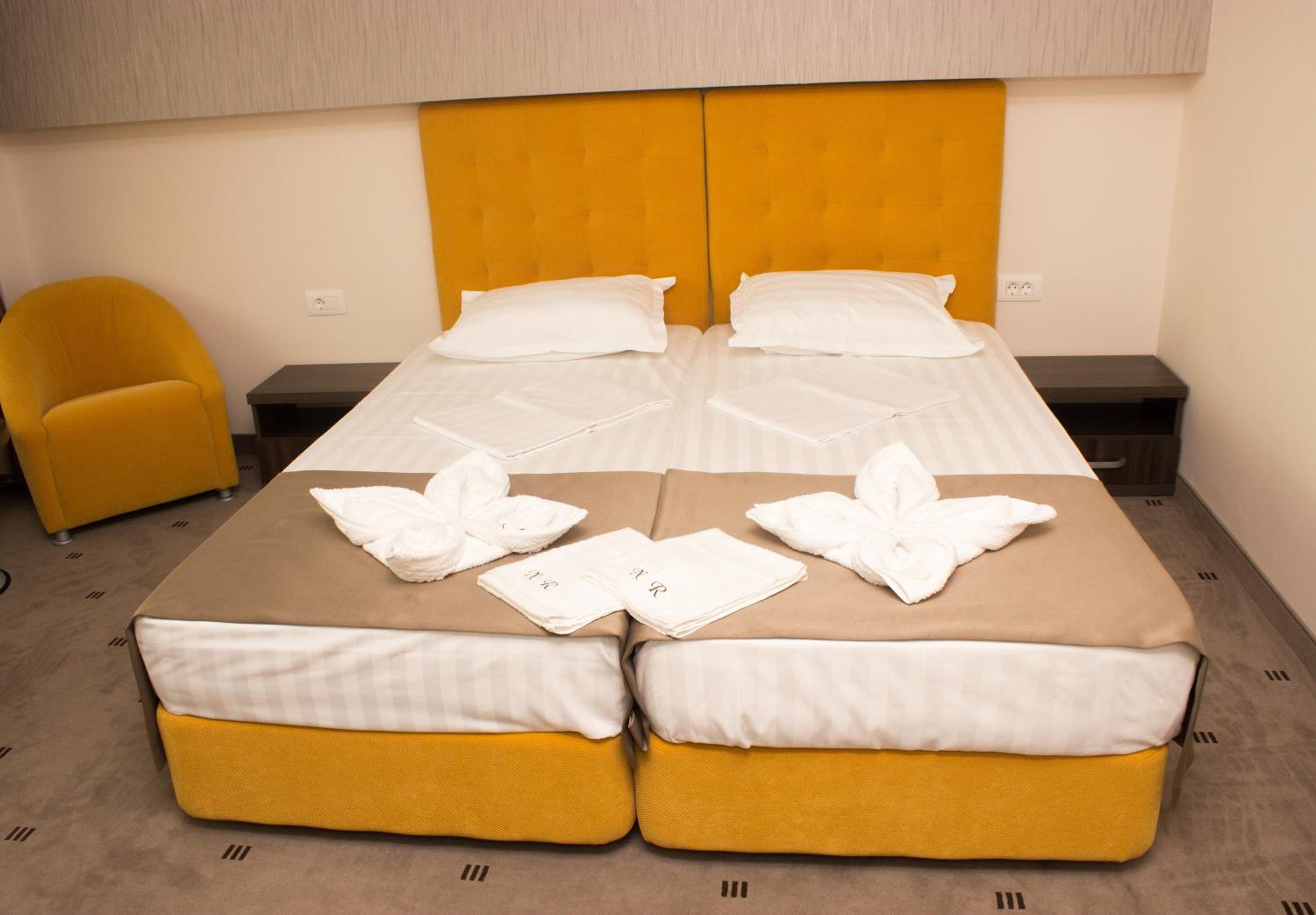 Twin Room - Photo 4