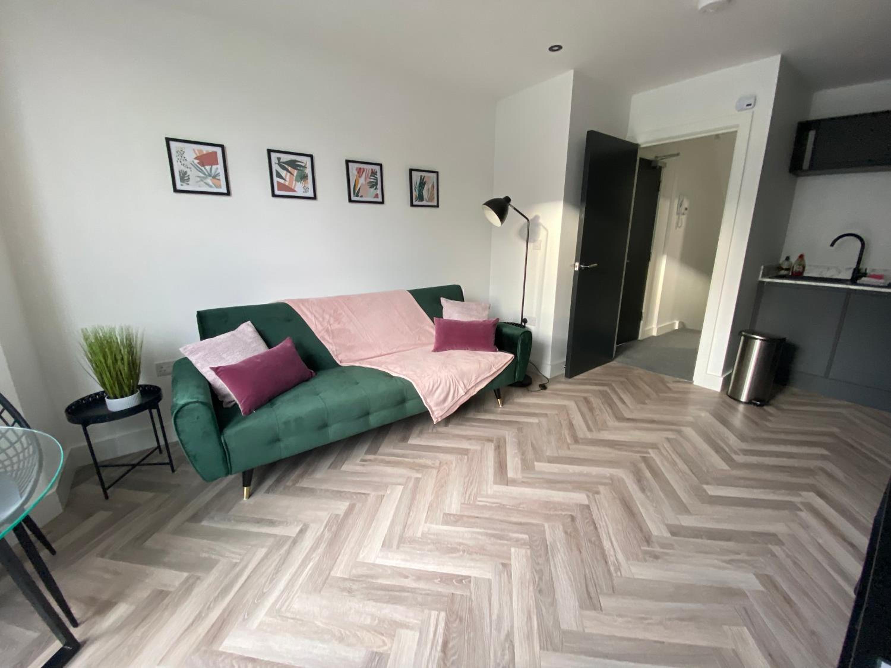 One-Bedroom Apartment photo 3