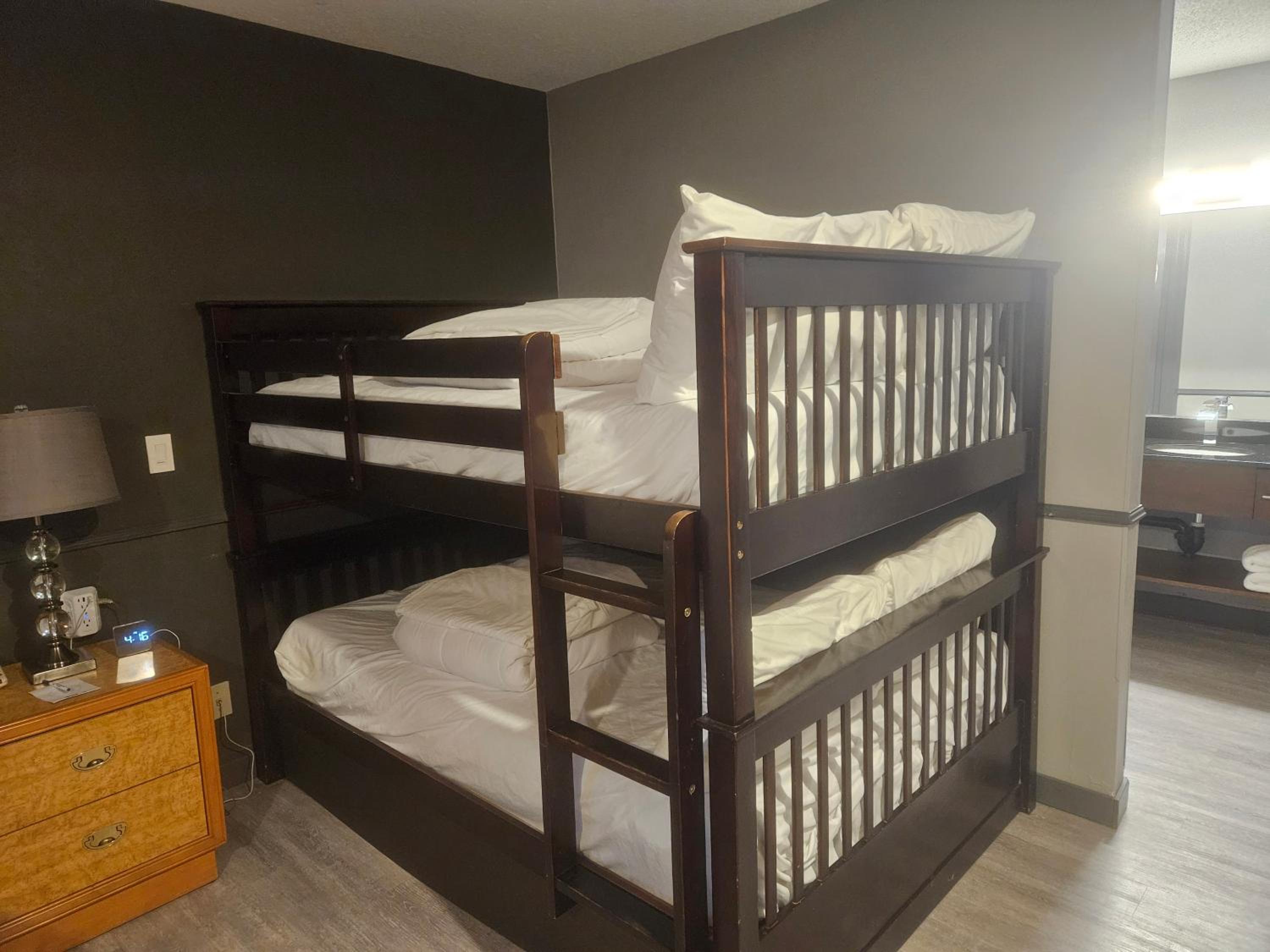 Exterior Entrance Family Room with One Queen Bed and Bunk Beds - Non-Smoking photo 2