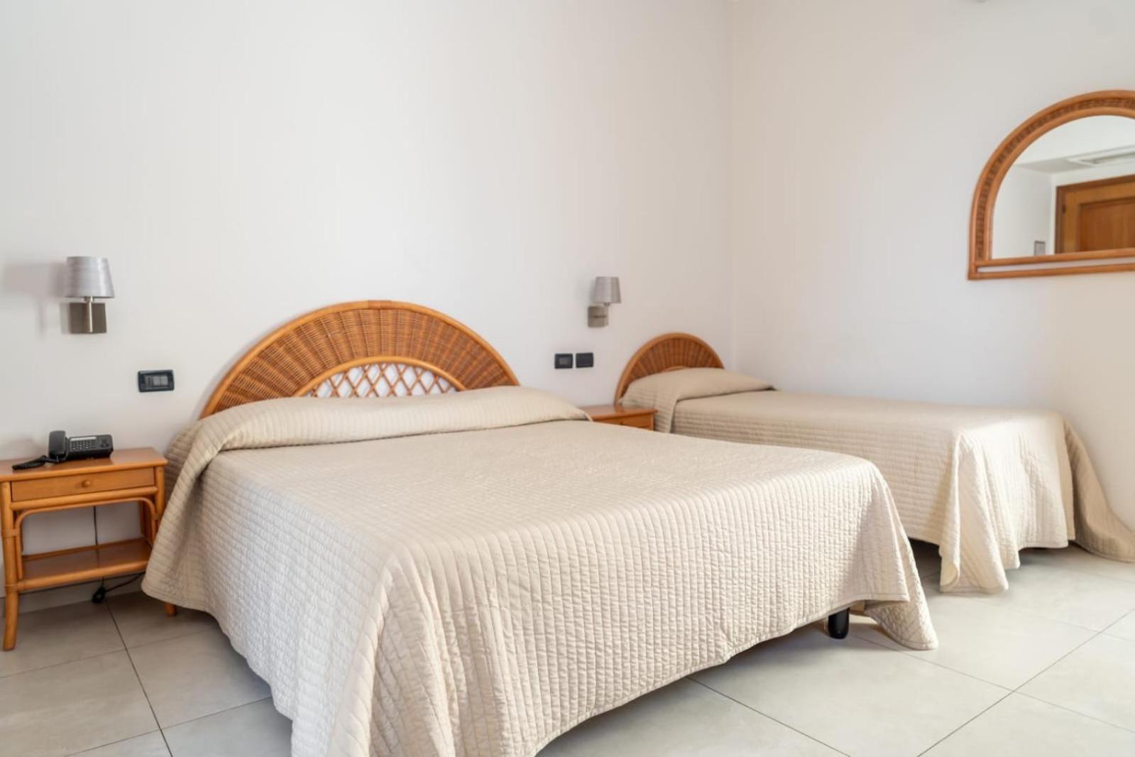 Standard Triple Room - Photo 1
