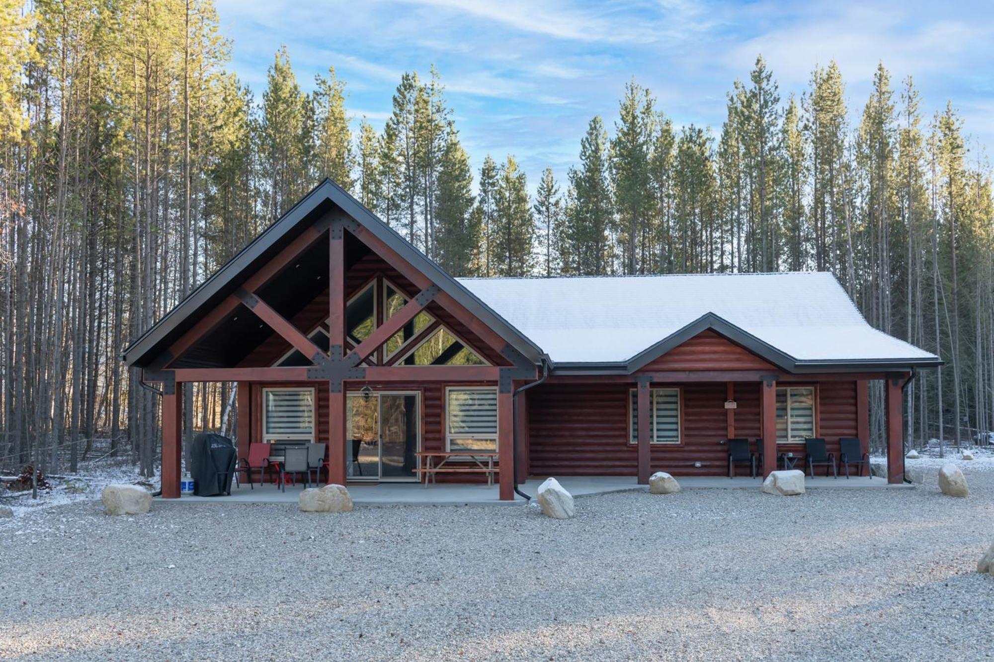 Three-Bedroom House photo 1