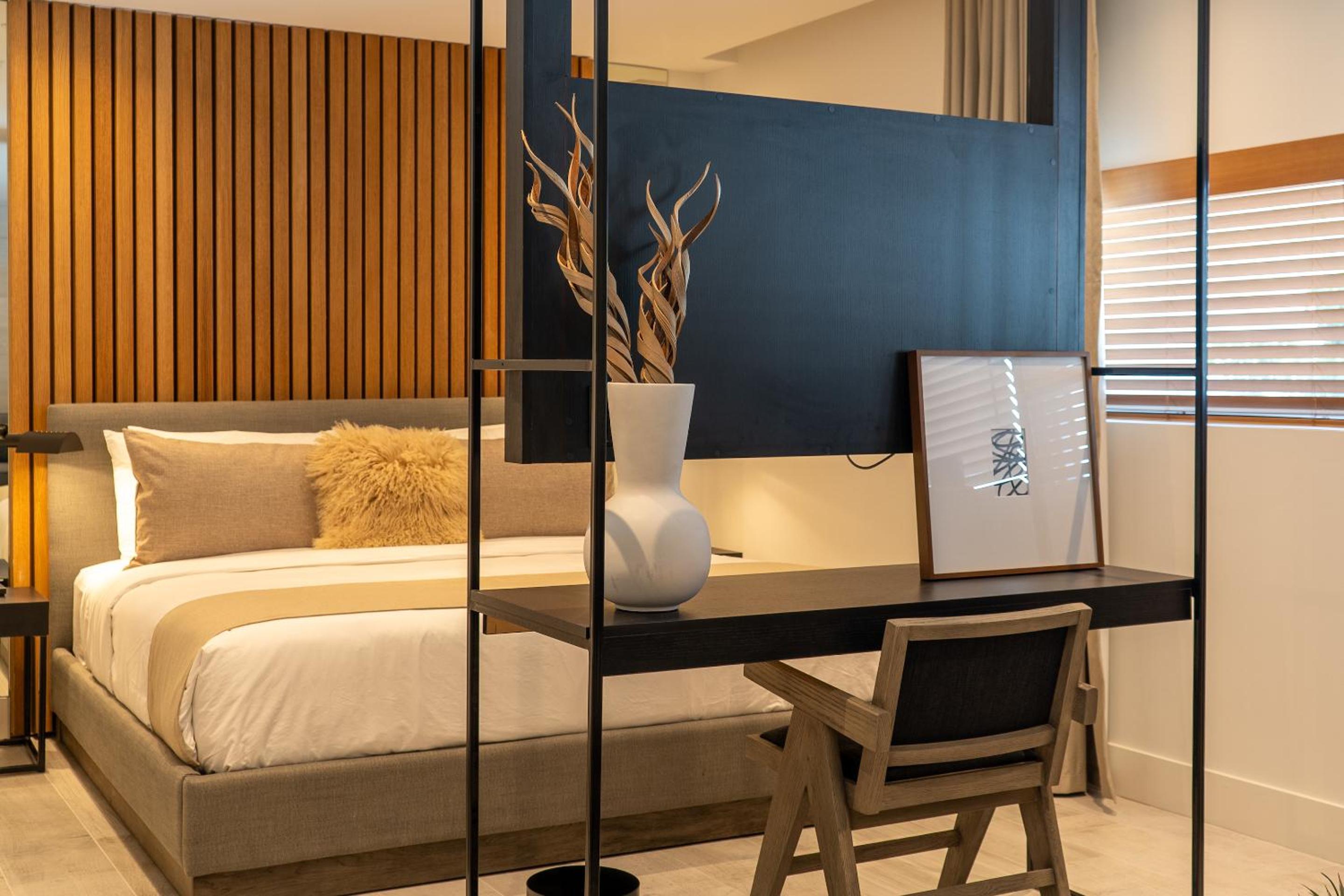 King Suite - Photo 2