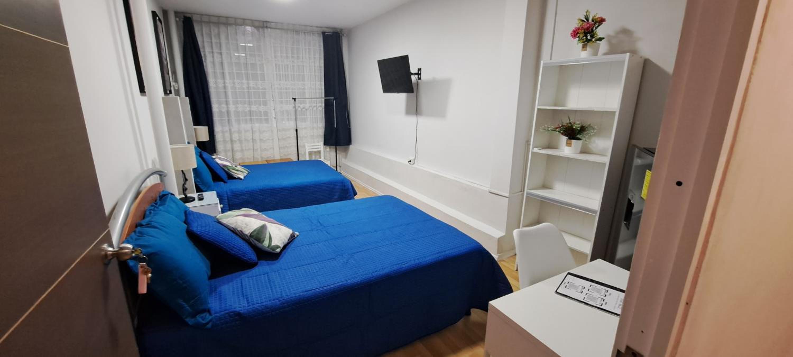 Standard Quadruple Room - Photo 9