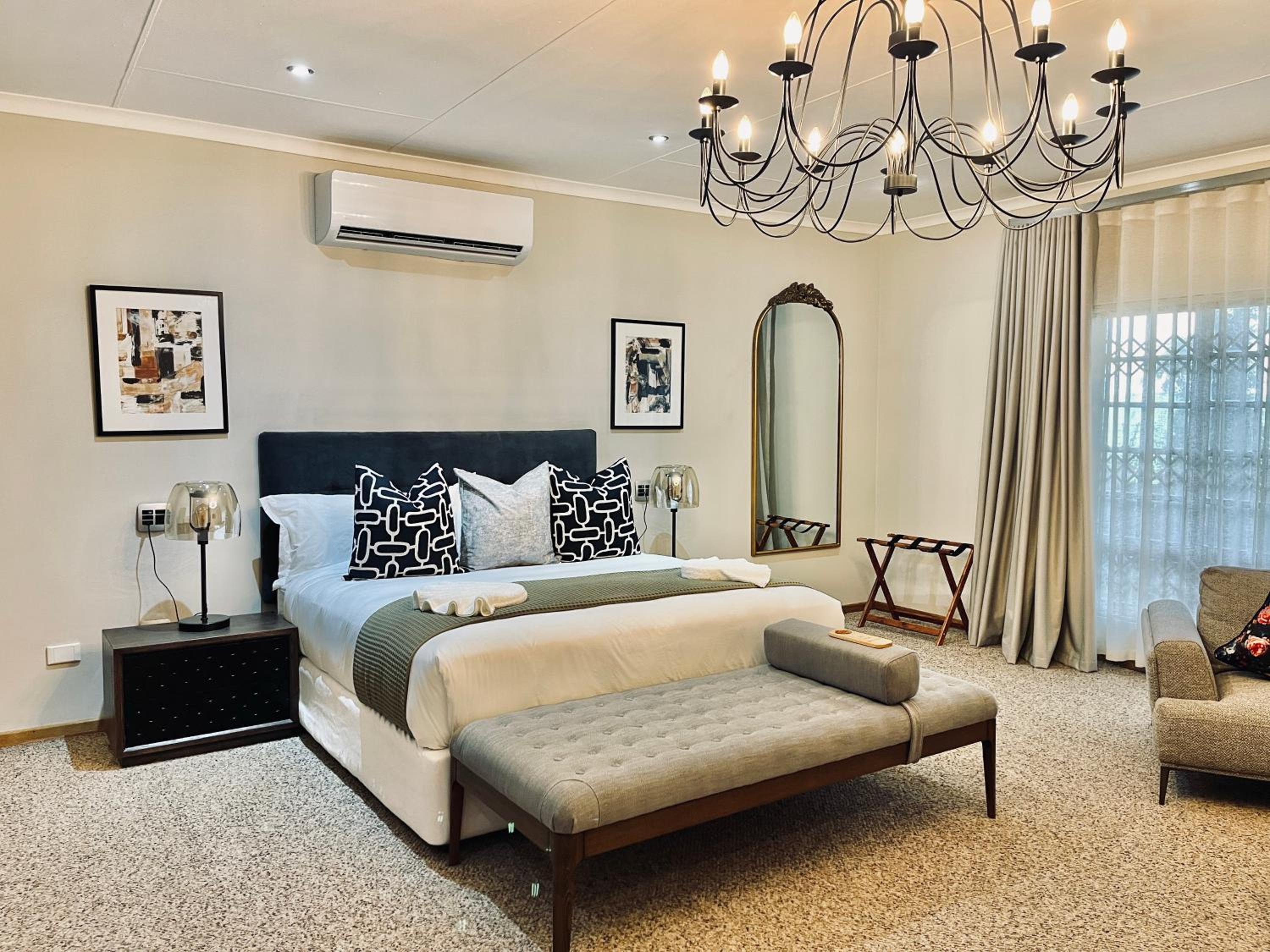 Superior King Room photo 1