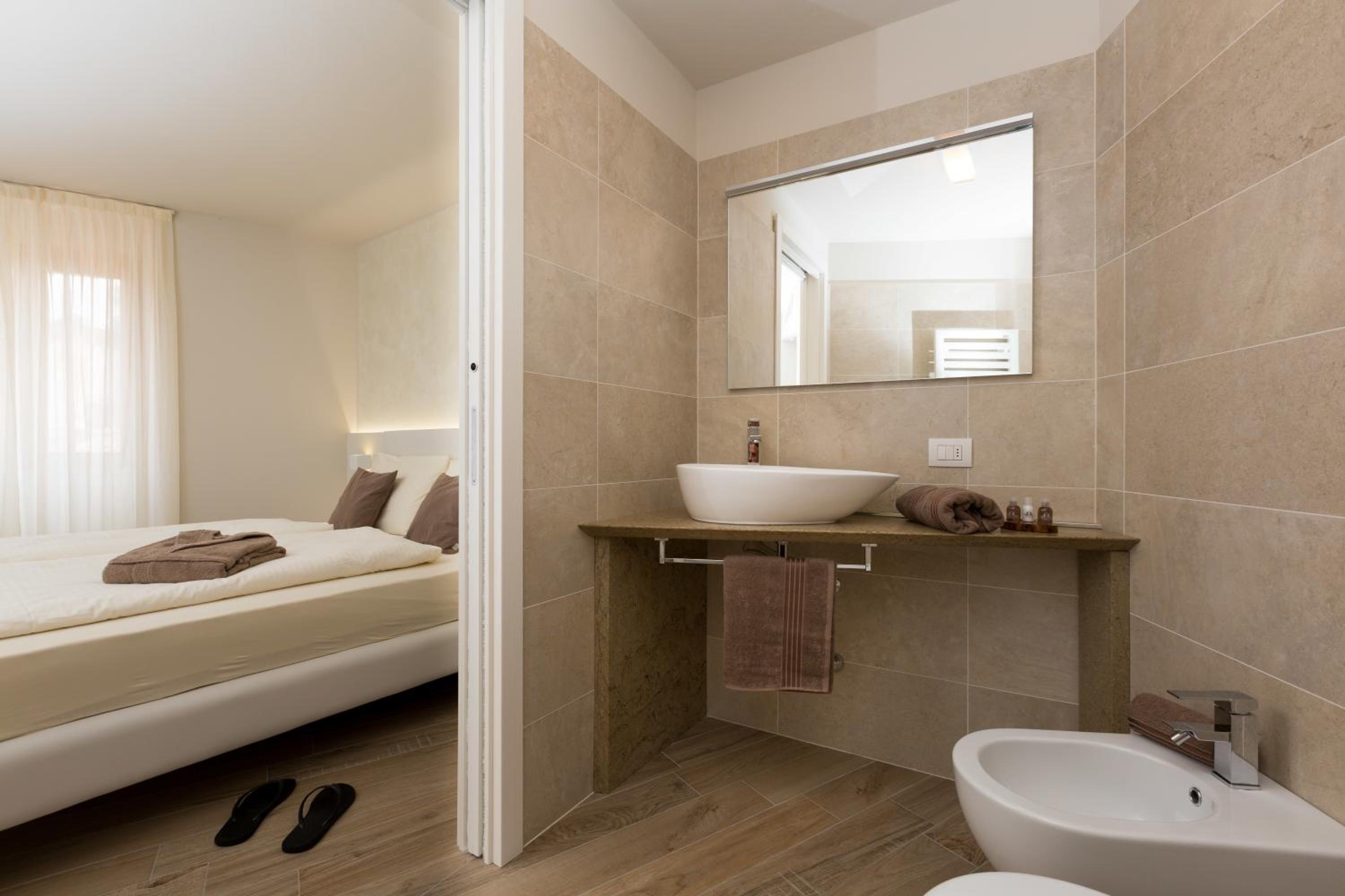 Superior Double or Twin Room - Photo 4