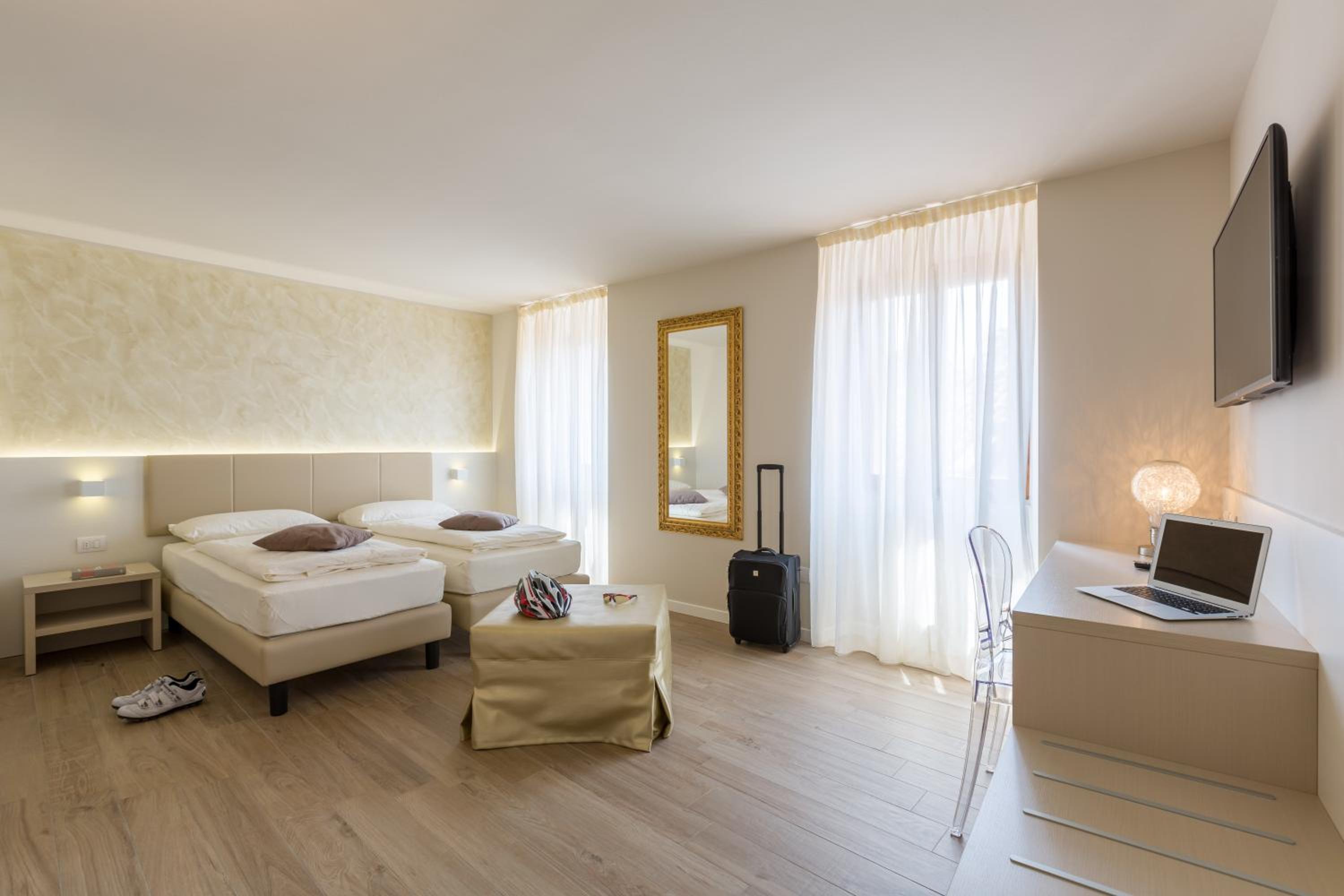 Superior Double or Twin Room - Photo 5