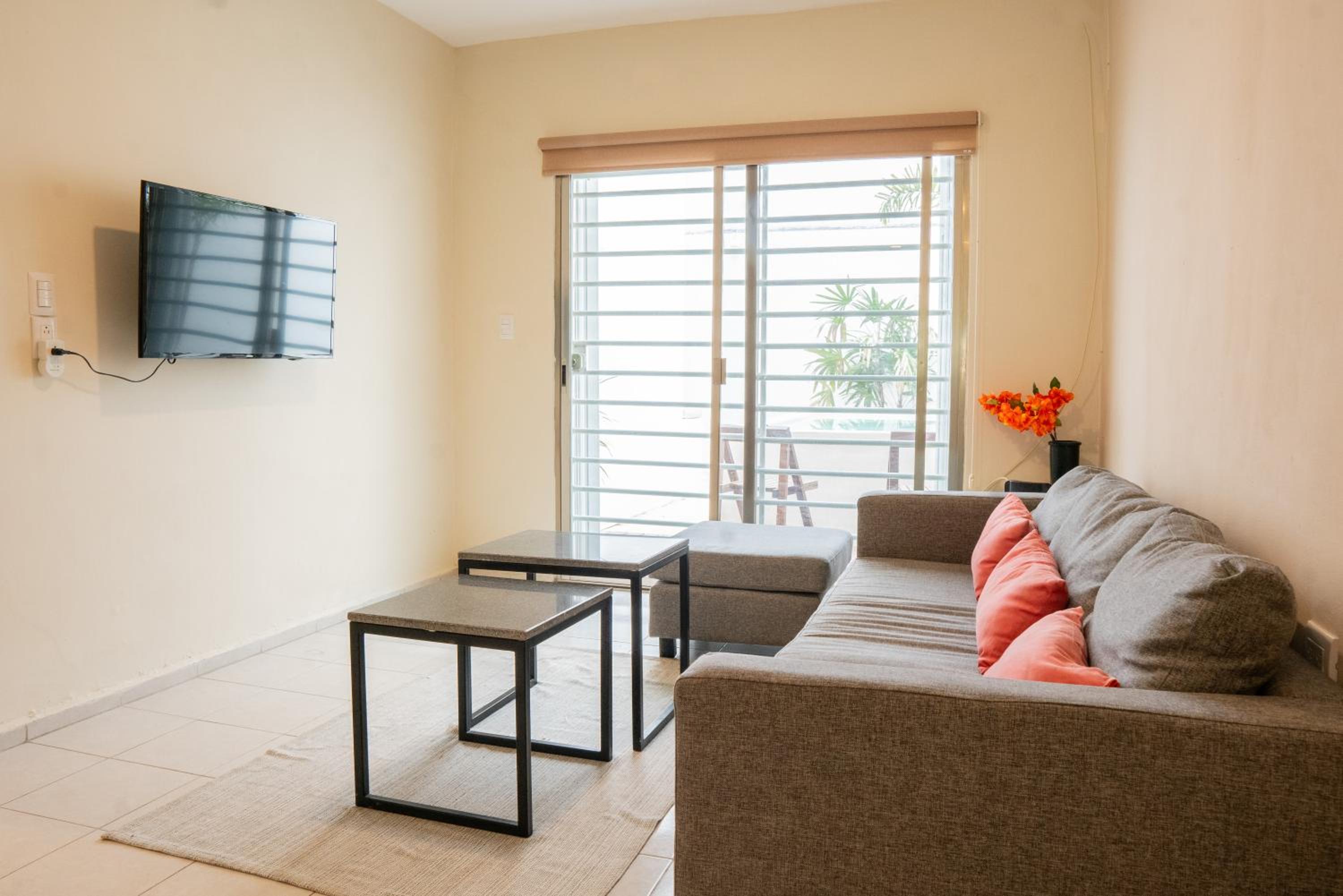 One-Bedroom House - Photo 36