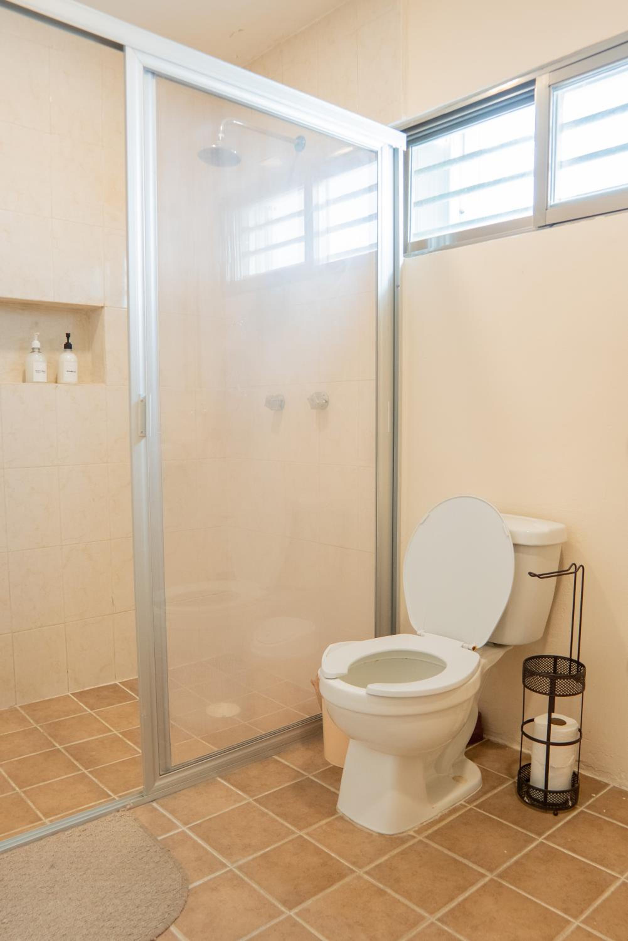 One-Bedroom House - Photo 65