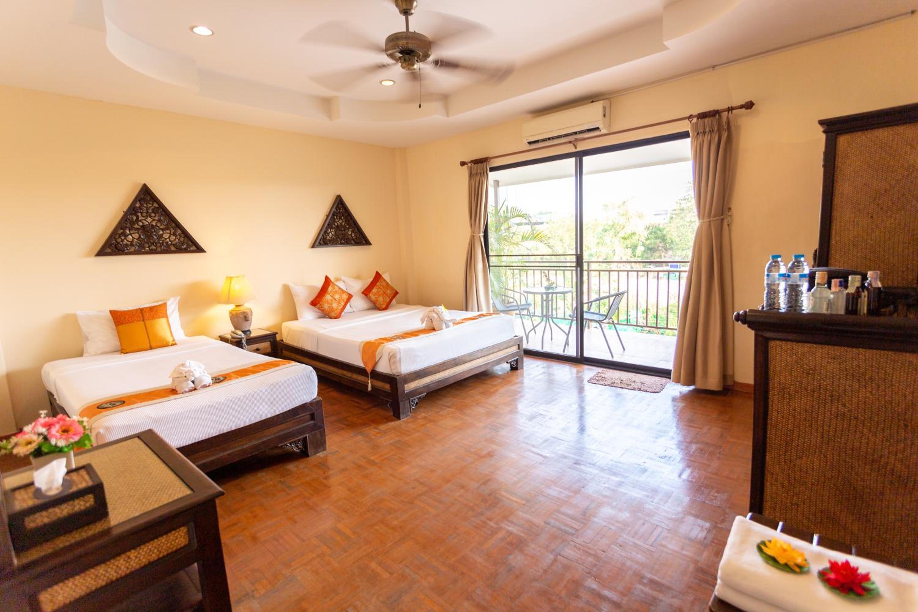 Deluxe Triple Room photo 3