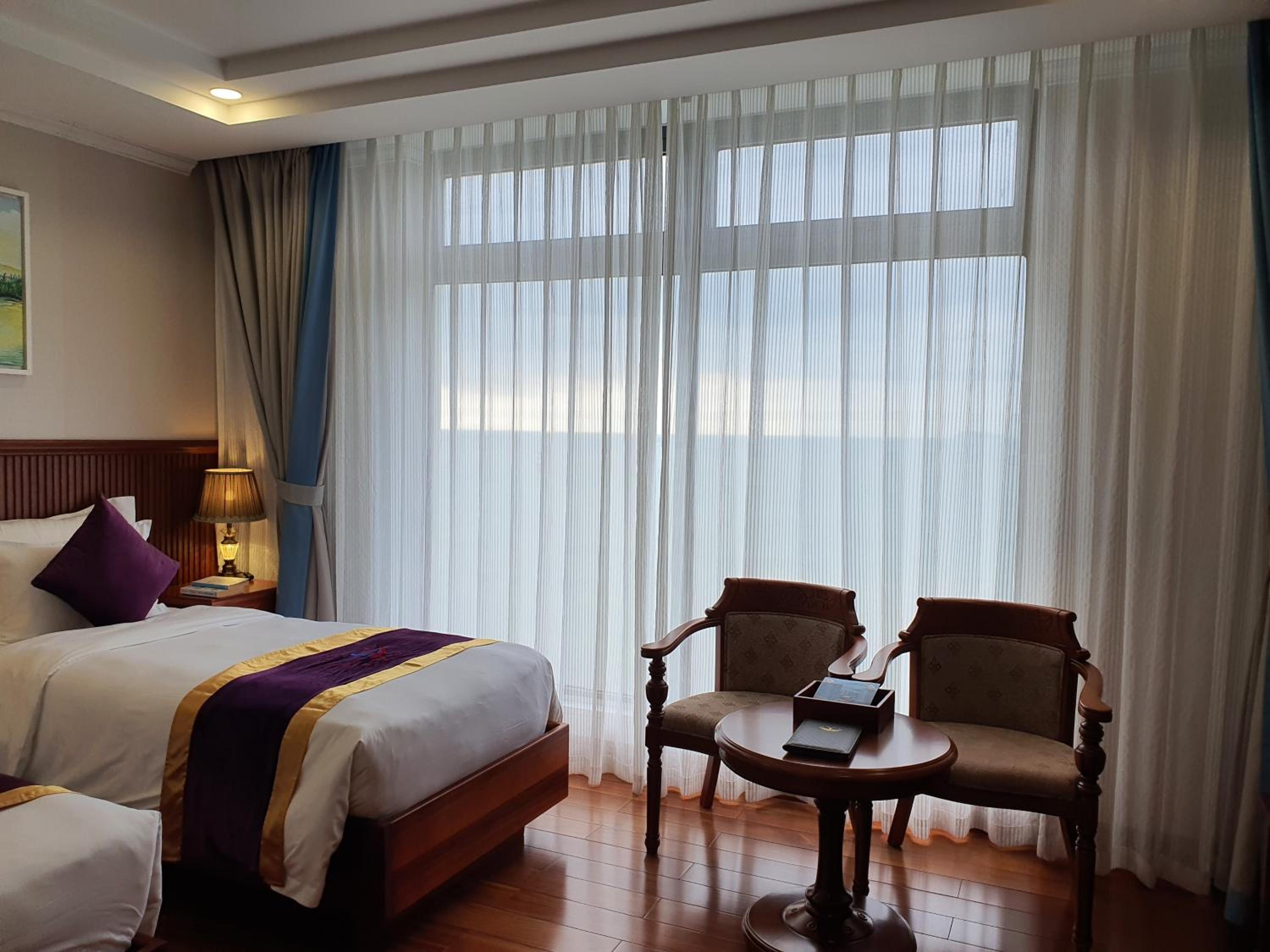 Deluxe Twin Room with Sea View photo 3