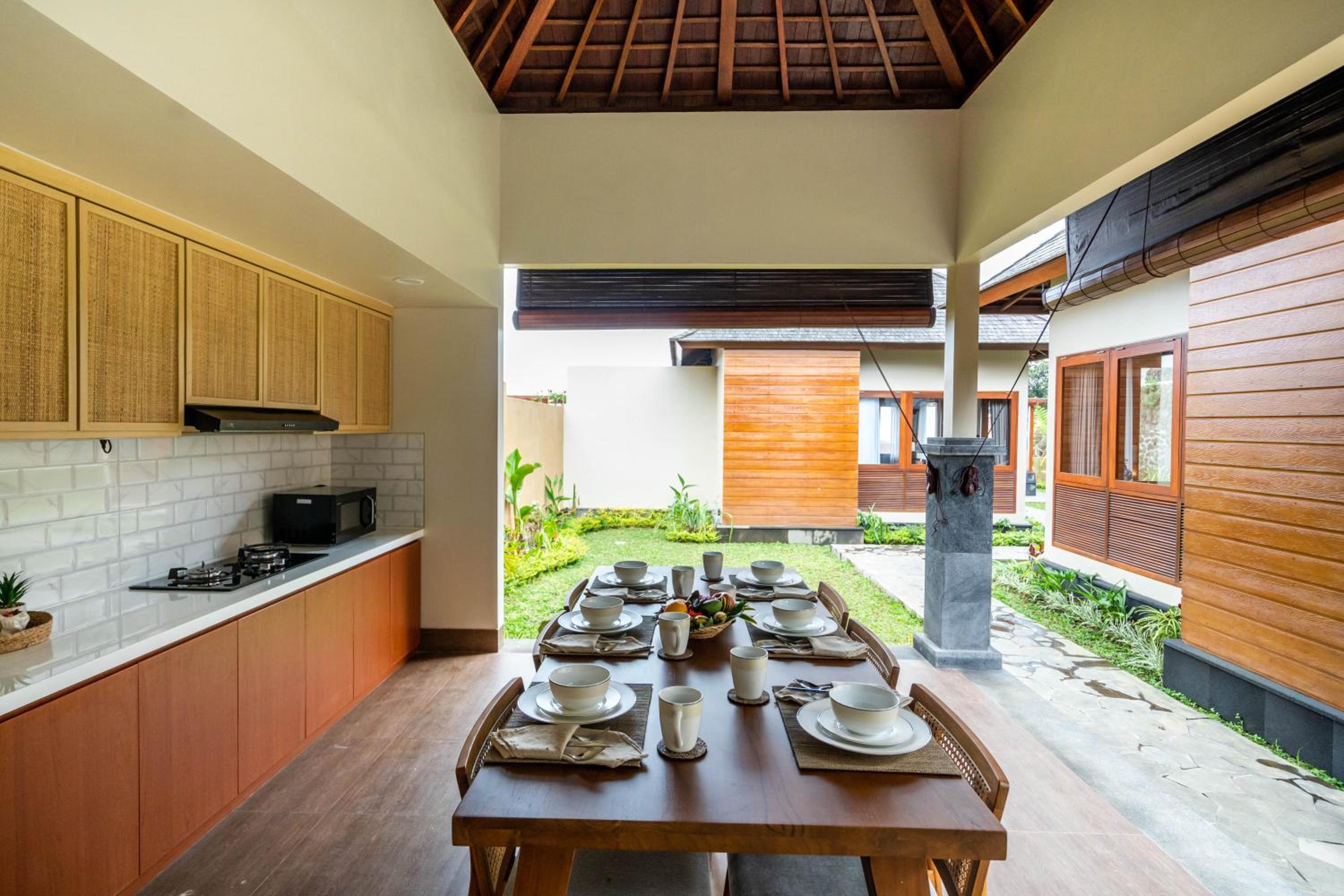 Two Bedroom Luxury Villa with Private Jacuzzi - Photo 7