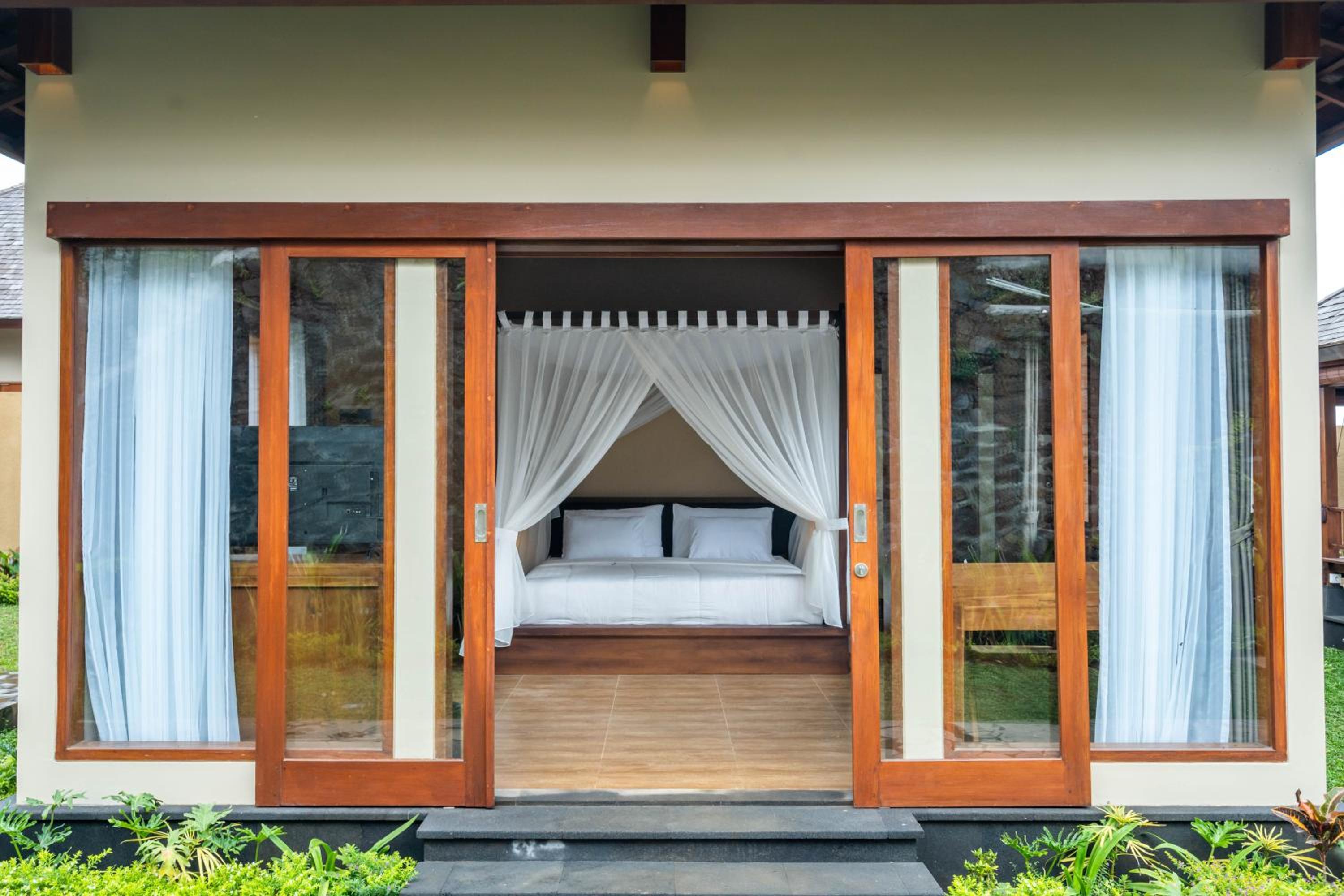 Two Bedroom Luxury Villa with Private Jacuzzi - Photo 1