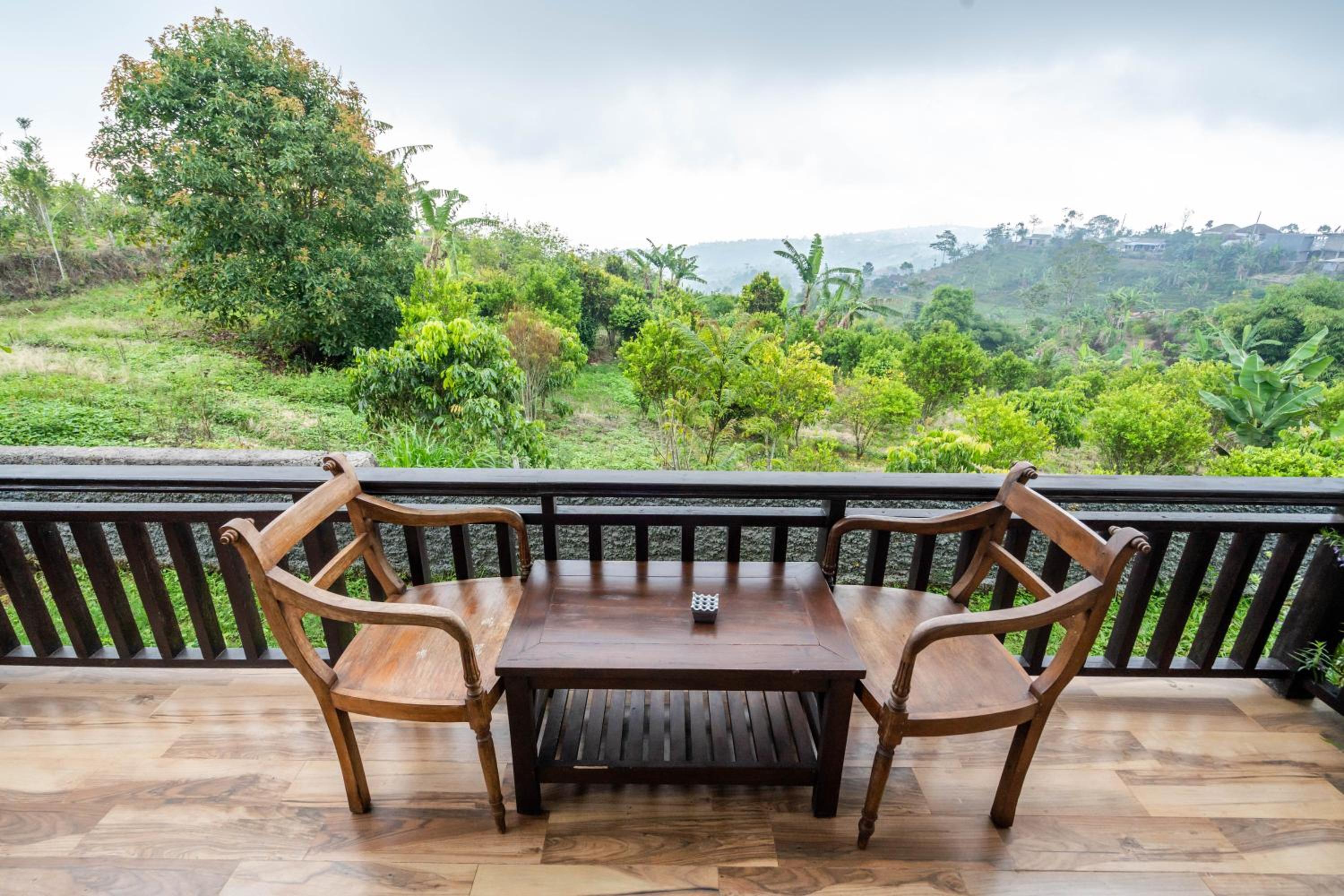 Suite Room with Hills View - Photo 2