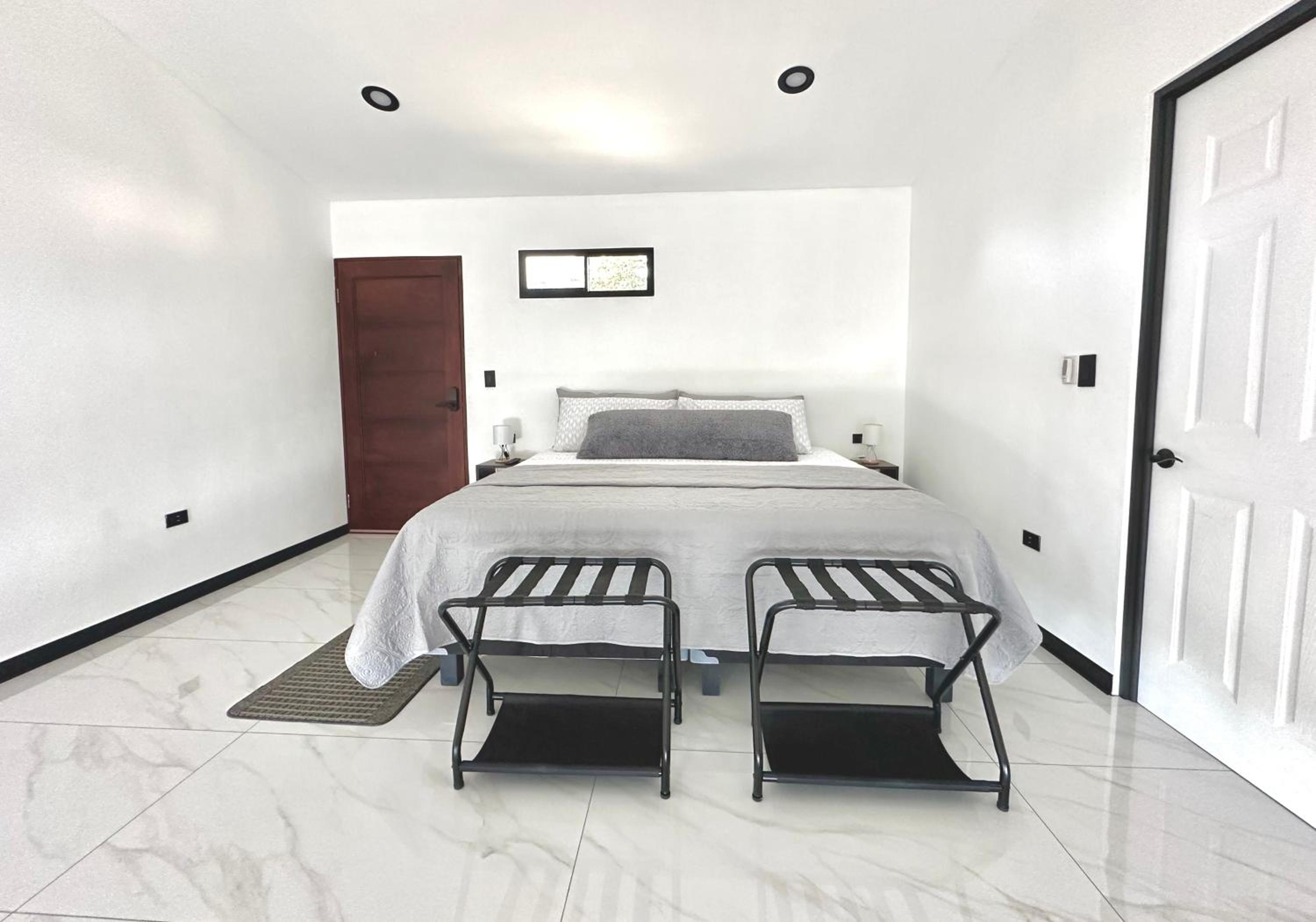 Studio Apartment with Balcony photo 2
