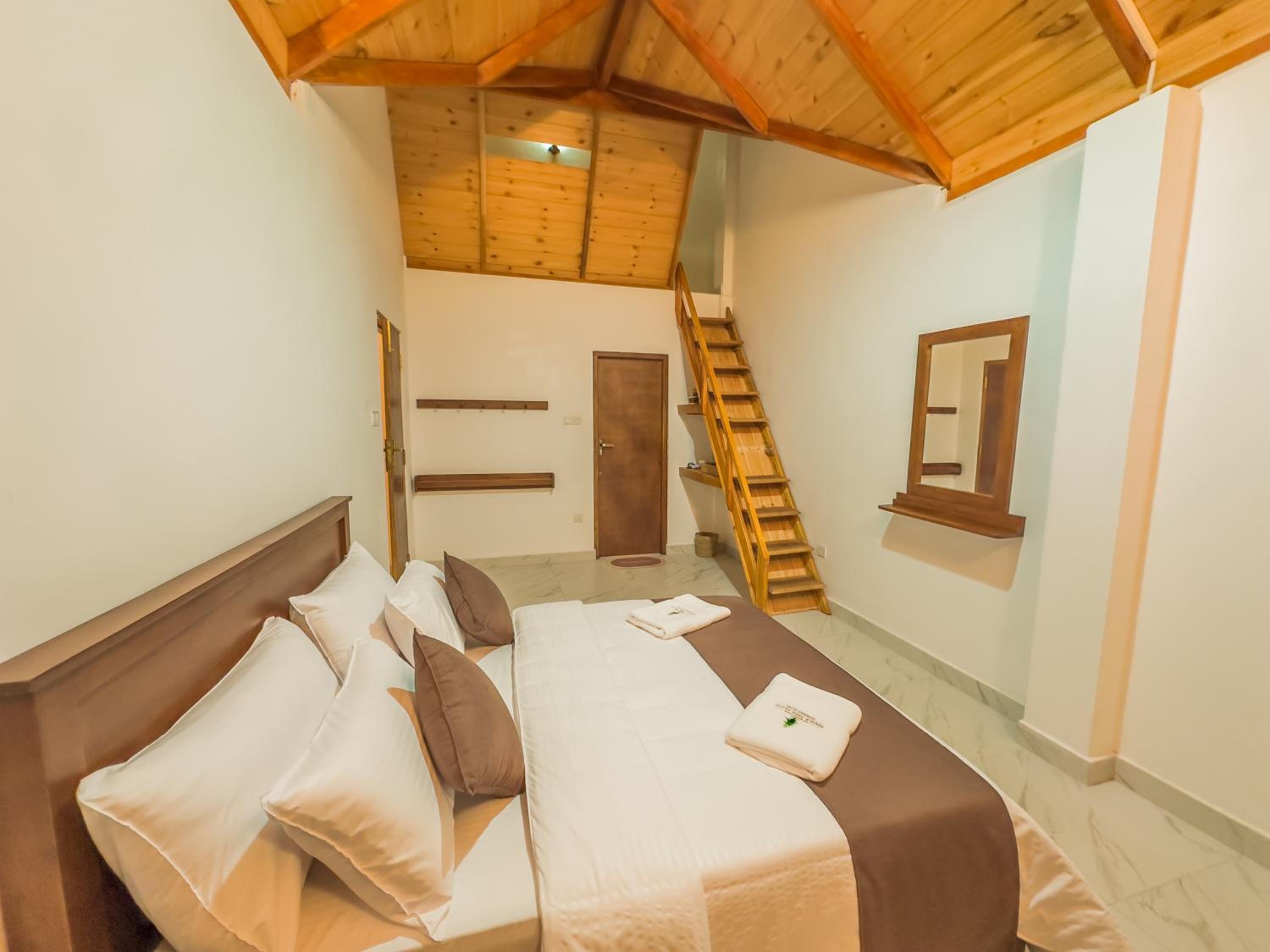 Deluxe Triple Room photo 2