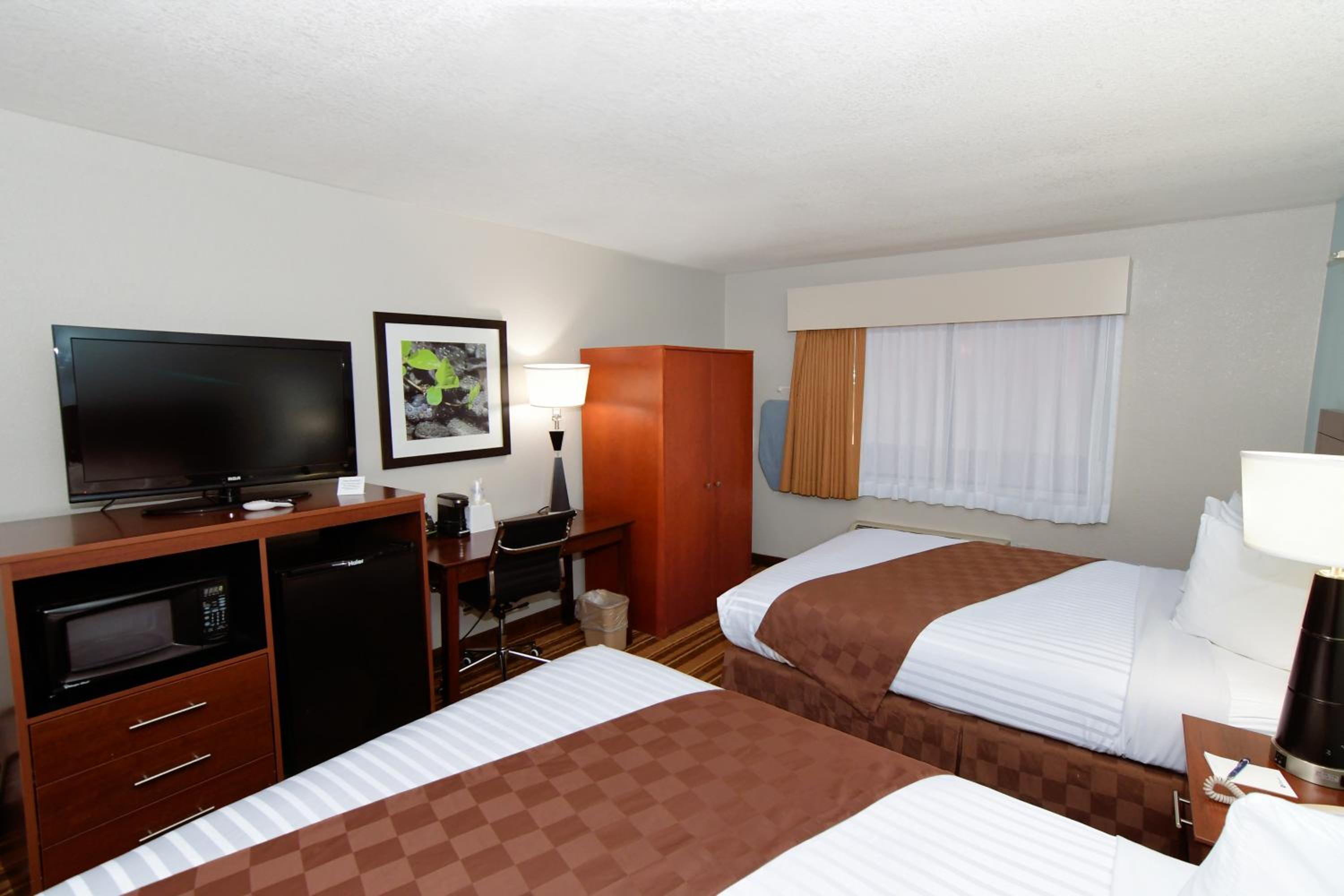 Queen Room with Two Queen Beds and Roll In Shower - Disability Access/Non-Smoking photo 3