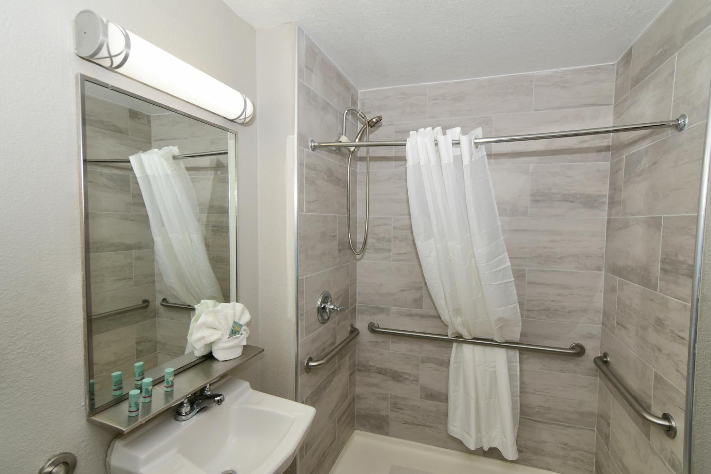 Queen Room with Two Queen Beds and Roll In Shower - Disability Access/Non-Smoking photo 2