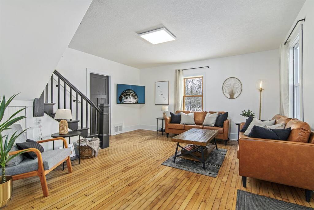 Three-Bedroom House photo 1
