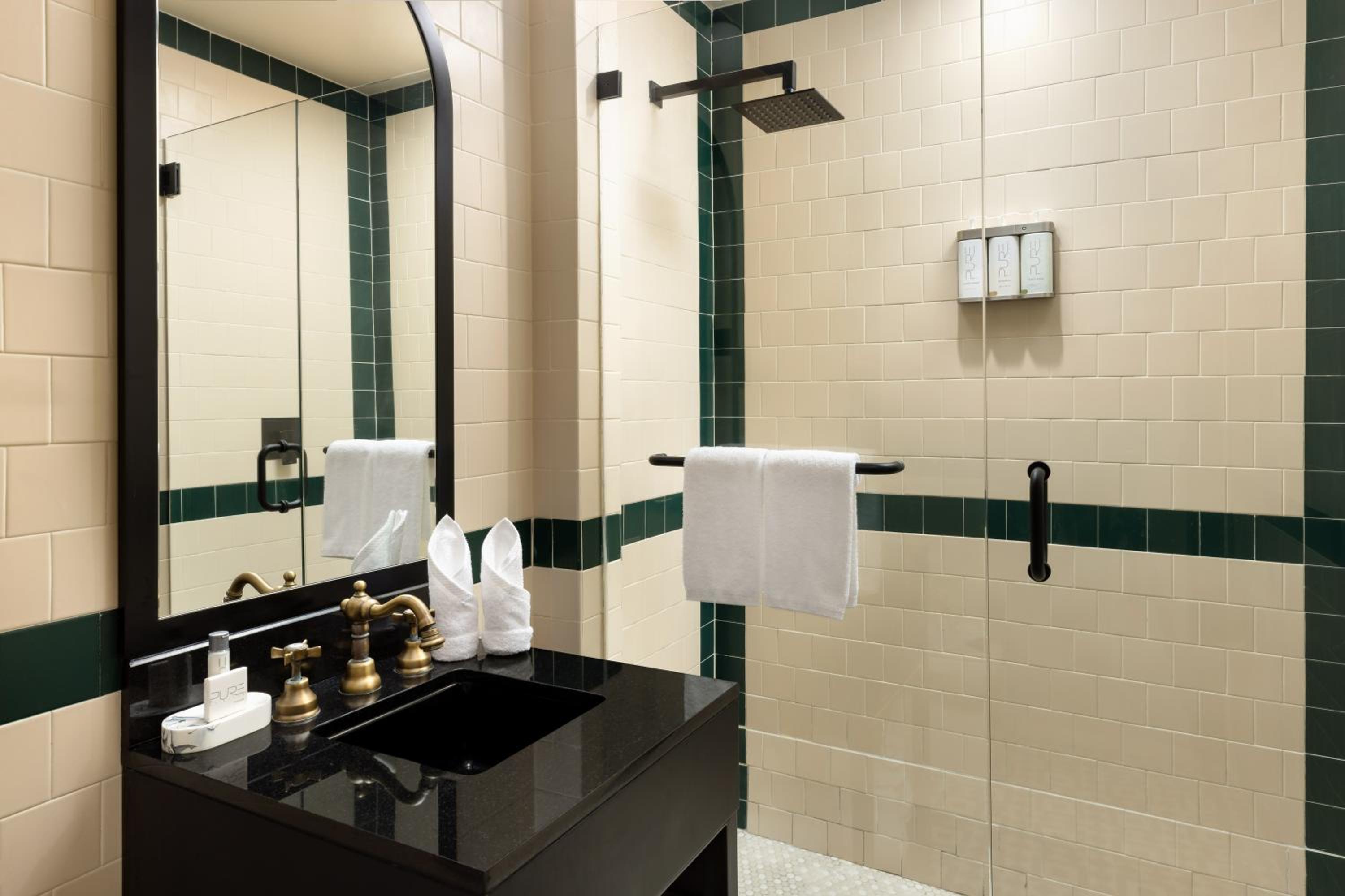 Classic Queen Room With 2 Queen Beds