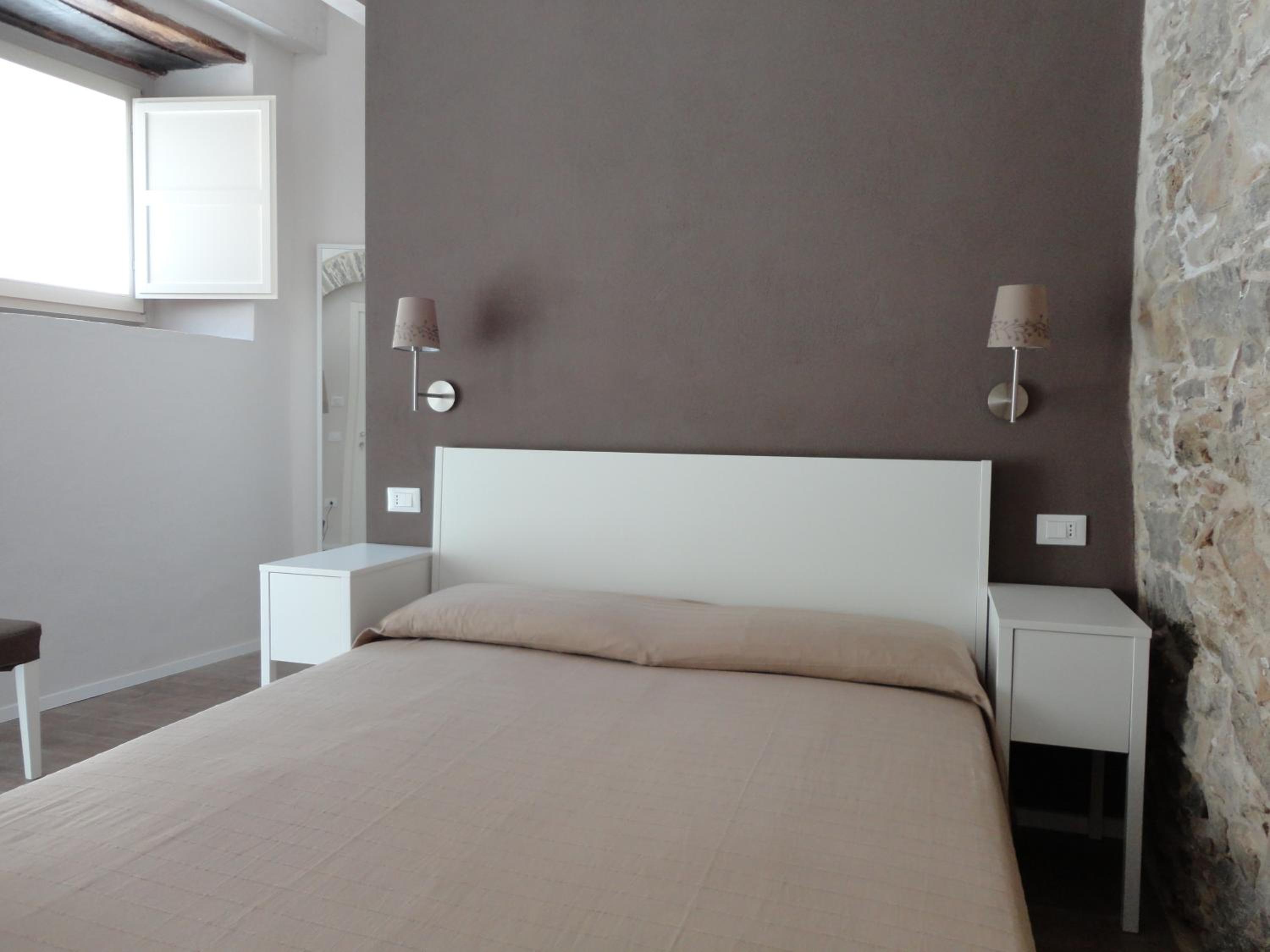 Double Room With Private Bathroom photo 3