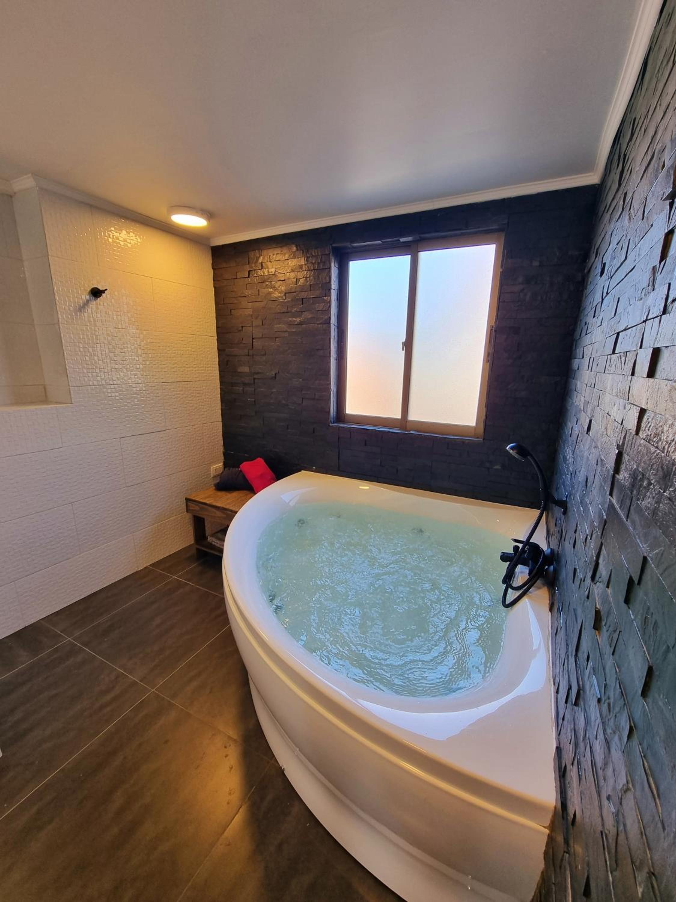 Suite with Spa Bath photo 2