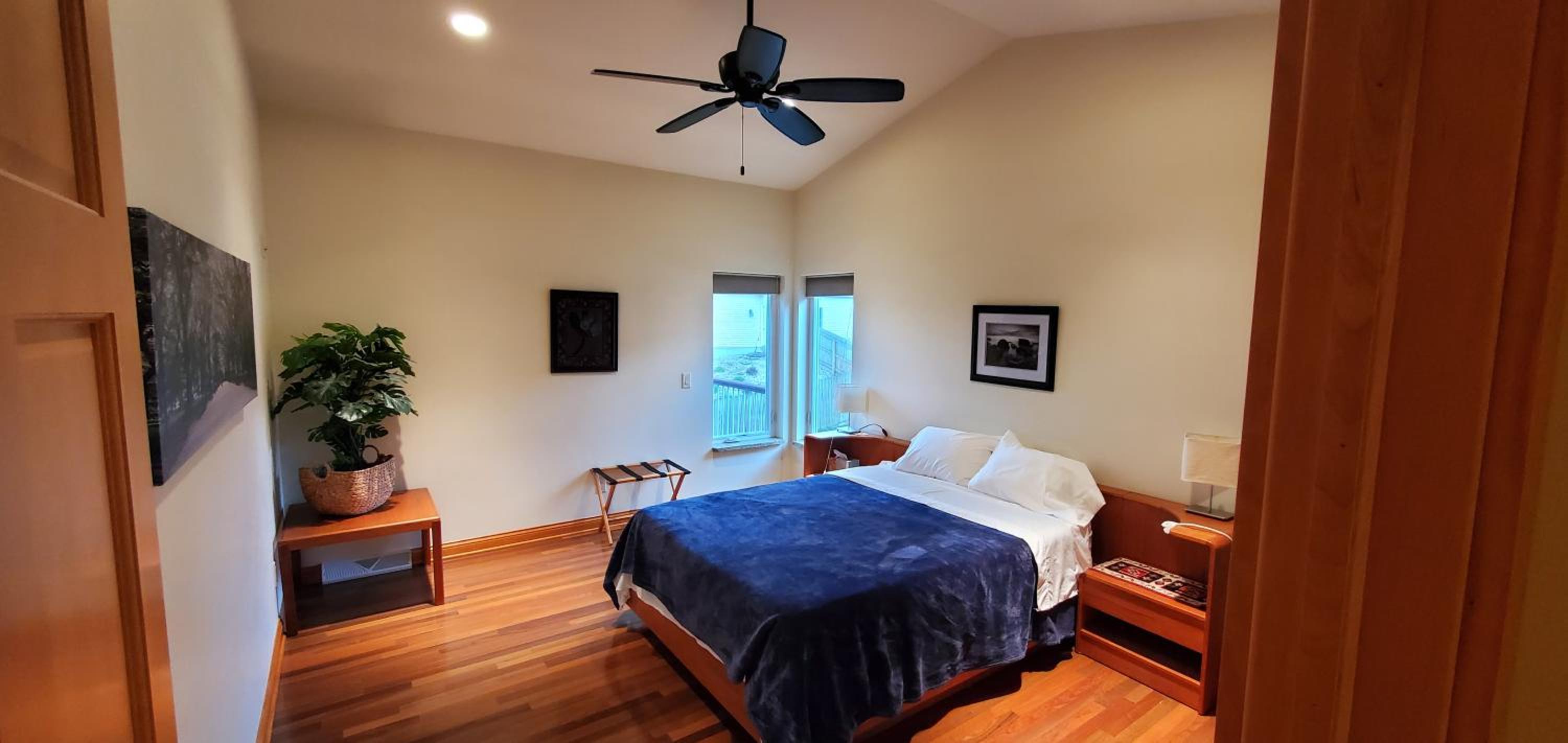 Five-Bedroom House photo 1