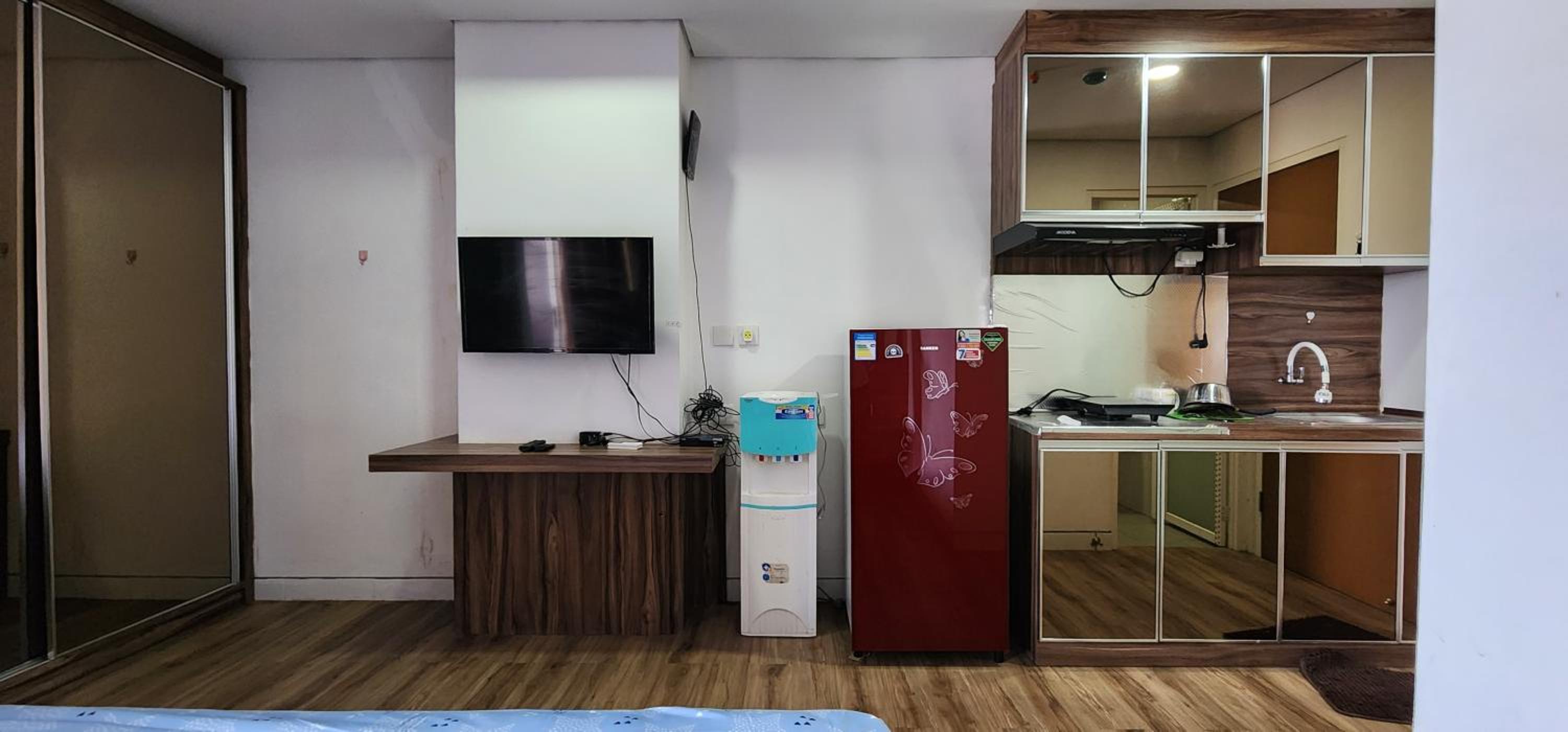 One-Bedroom Apartment photo 2