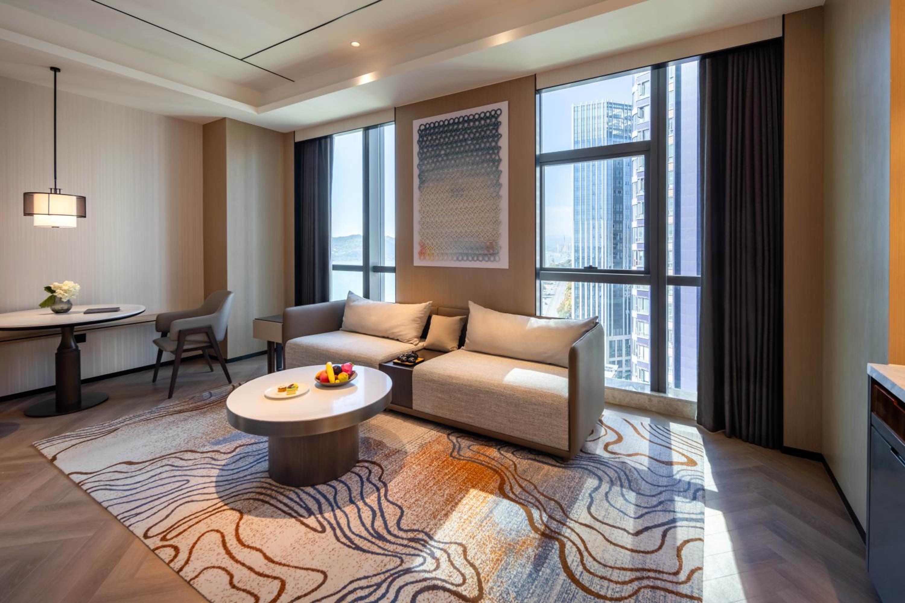 Deluxe King Suite photo 2