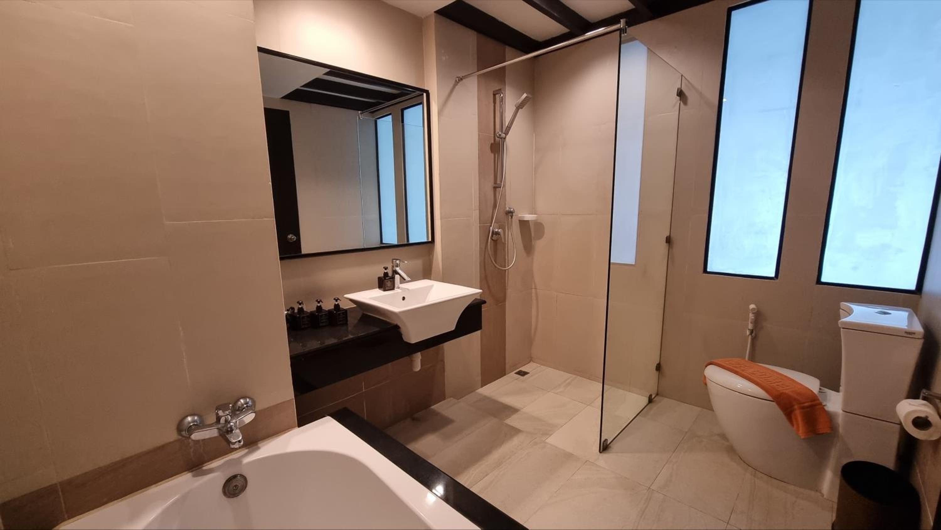 Superior Double or Twin Room (No View) photo 2