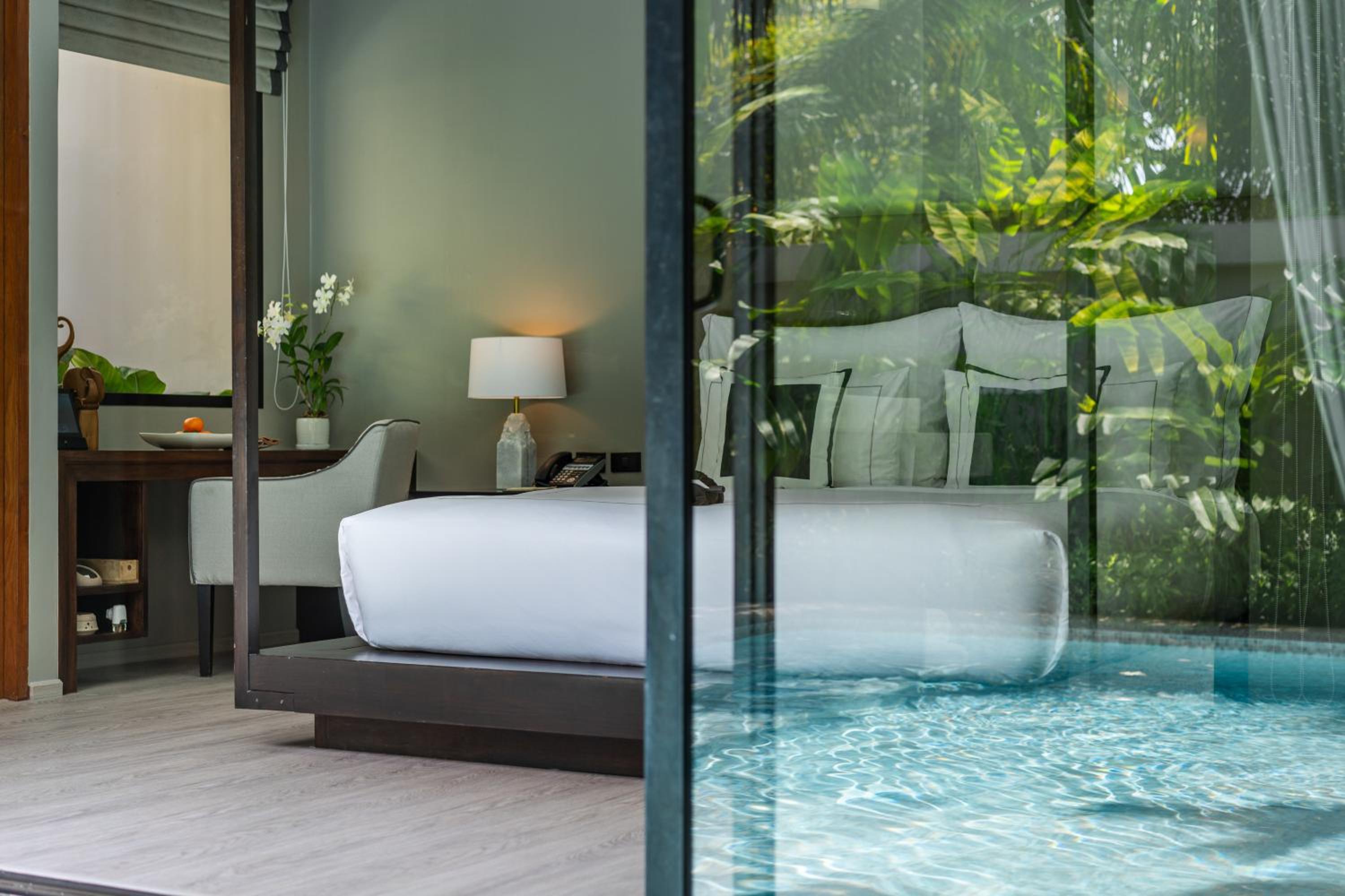 Club Pool Villa