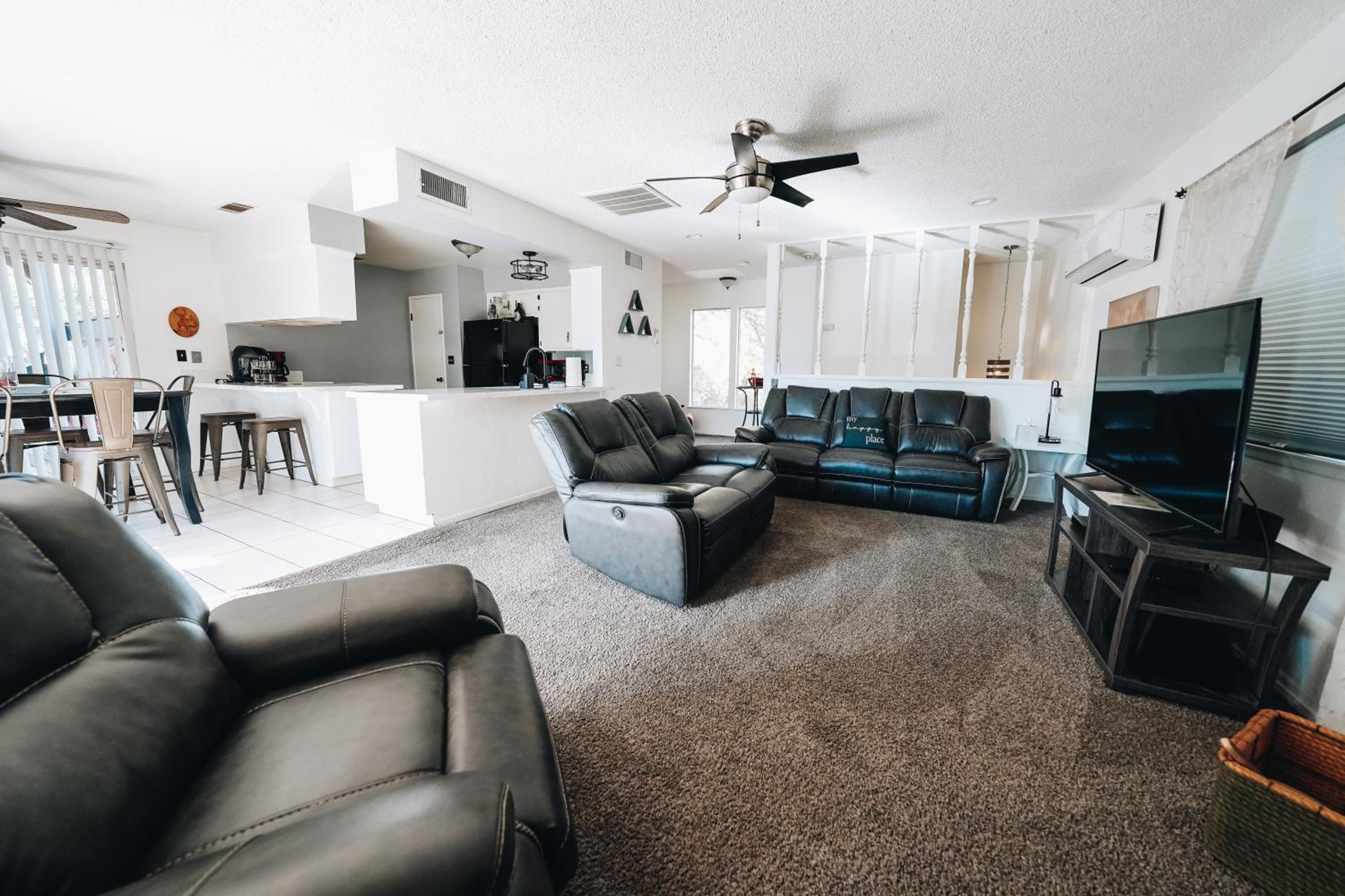 Three-Bedroom House - Photo 15