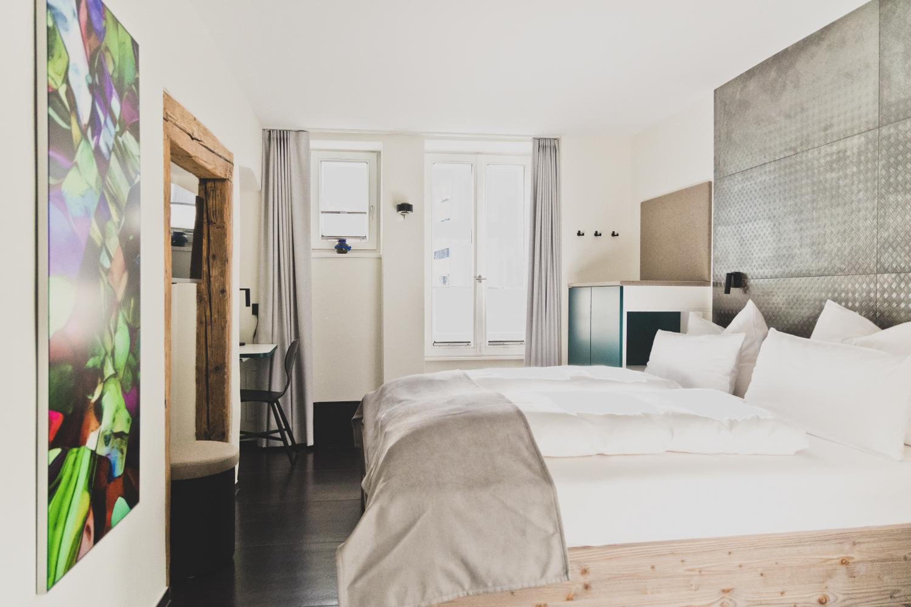 Room with King Size Bed photo 1