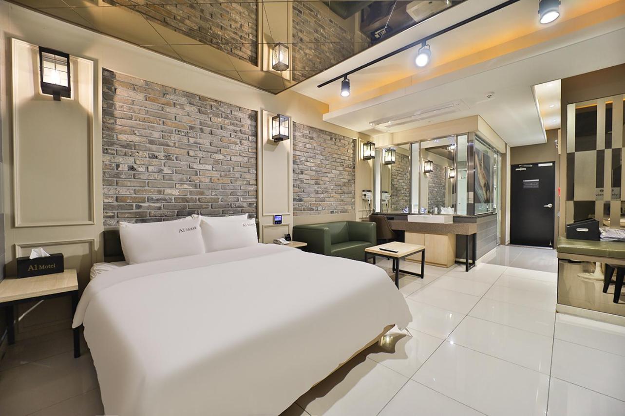 Standard Double Room - Photo 1