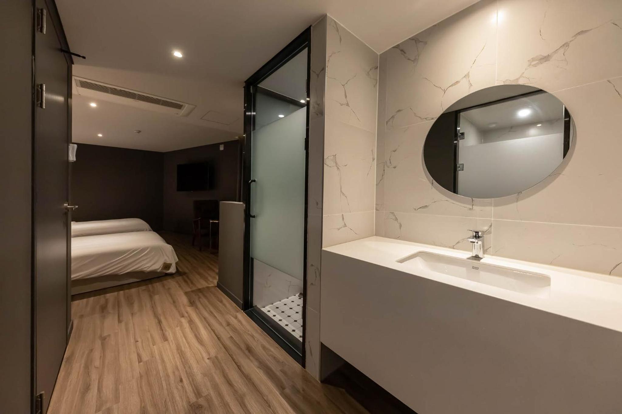 Deluxe Twin Room - Photo 5