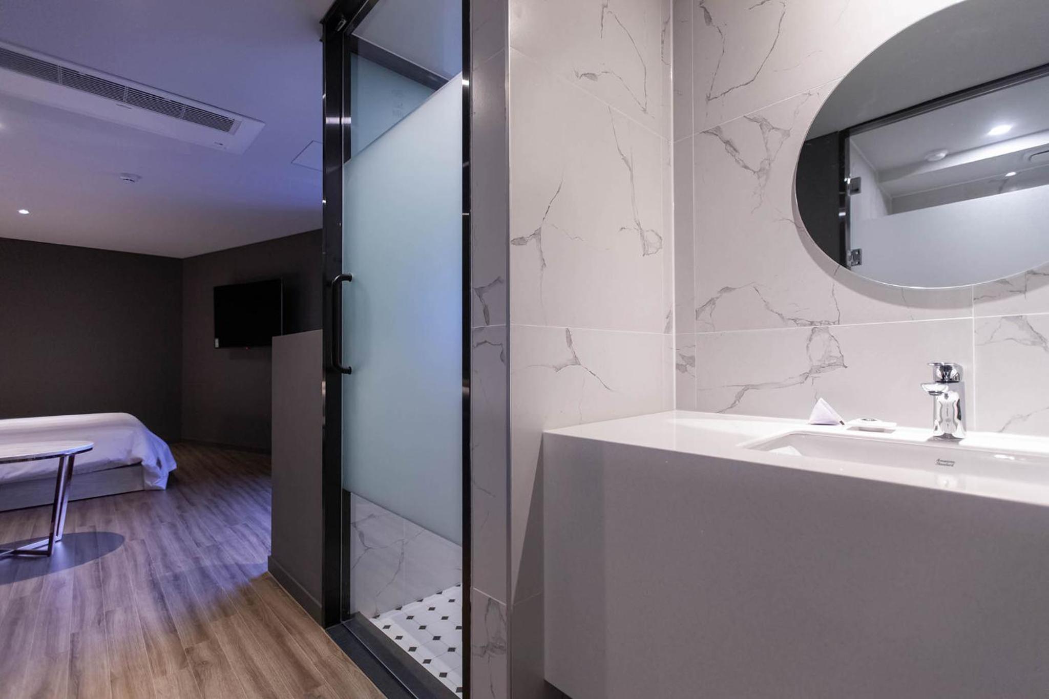 Deluxe Twin Room - Photo 7