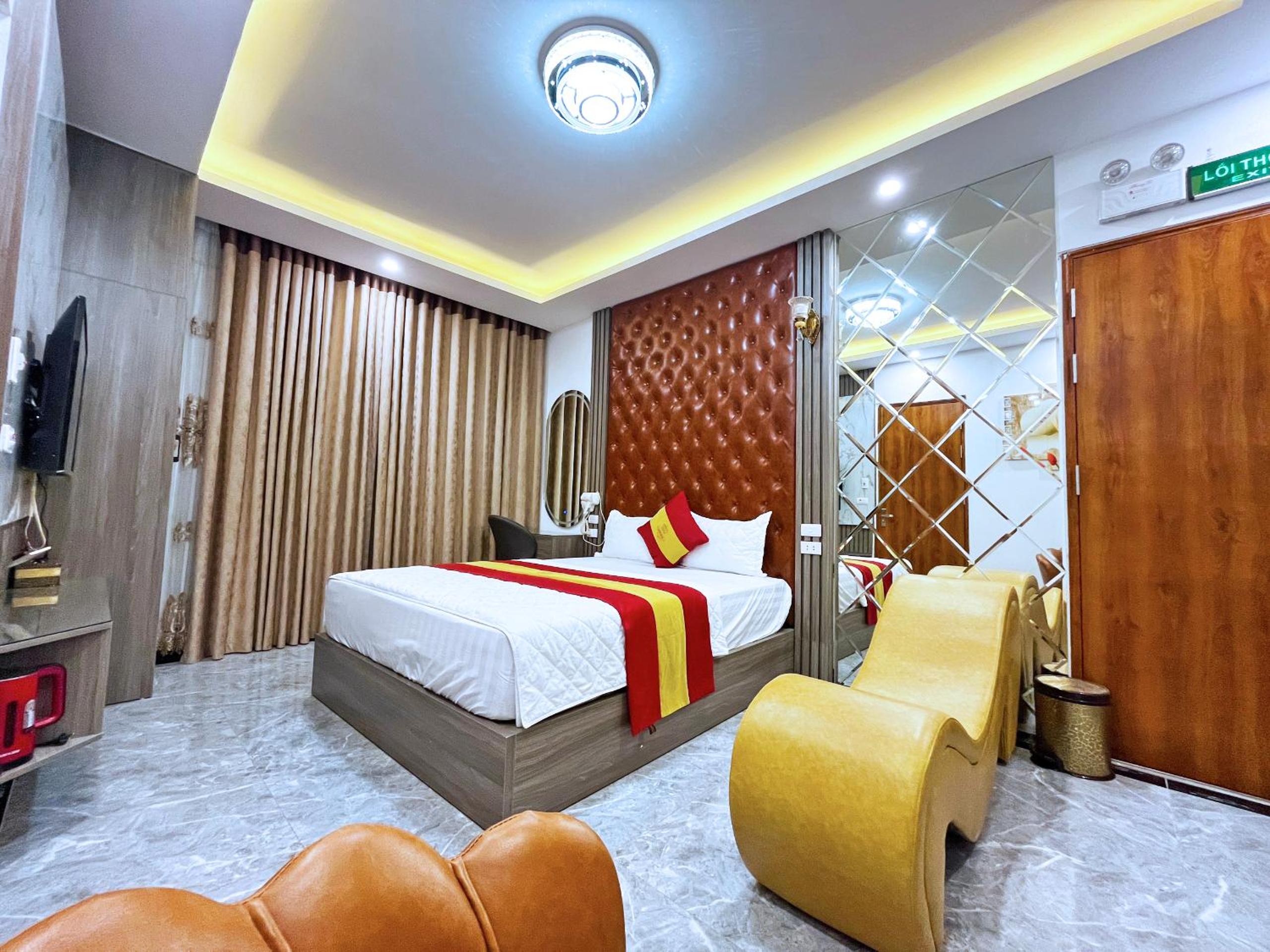 Deluxe Queen Room