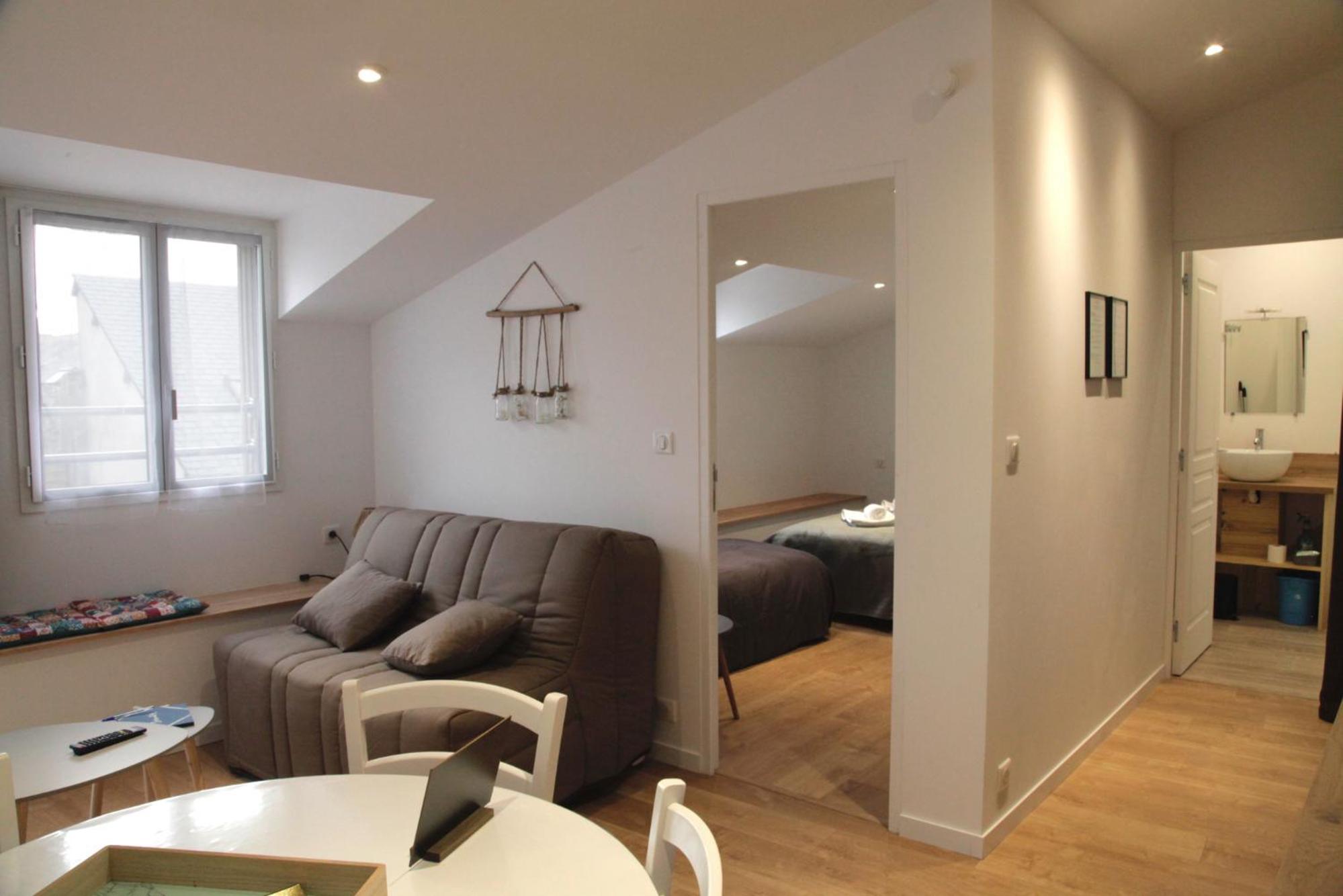 One-Bedroom Apartment photo 2