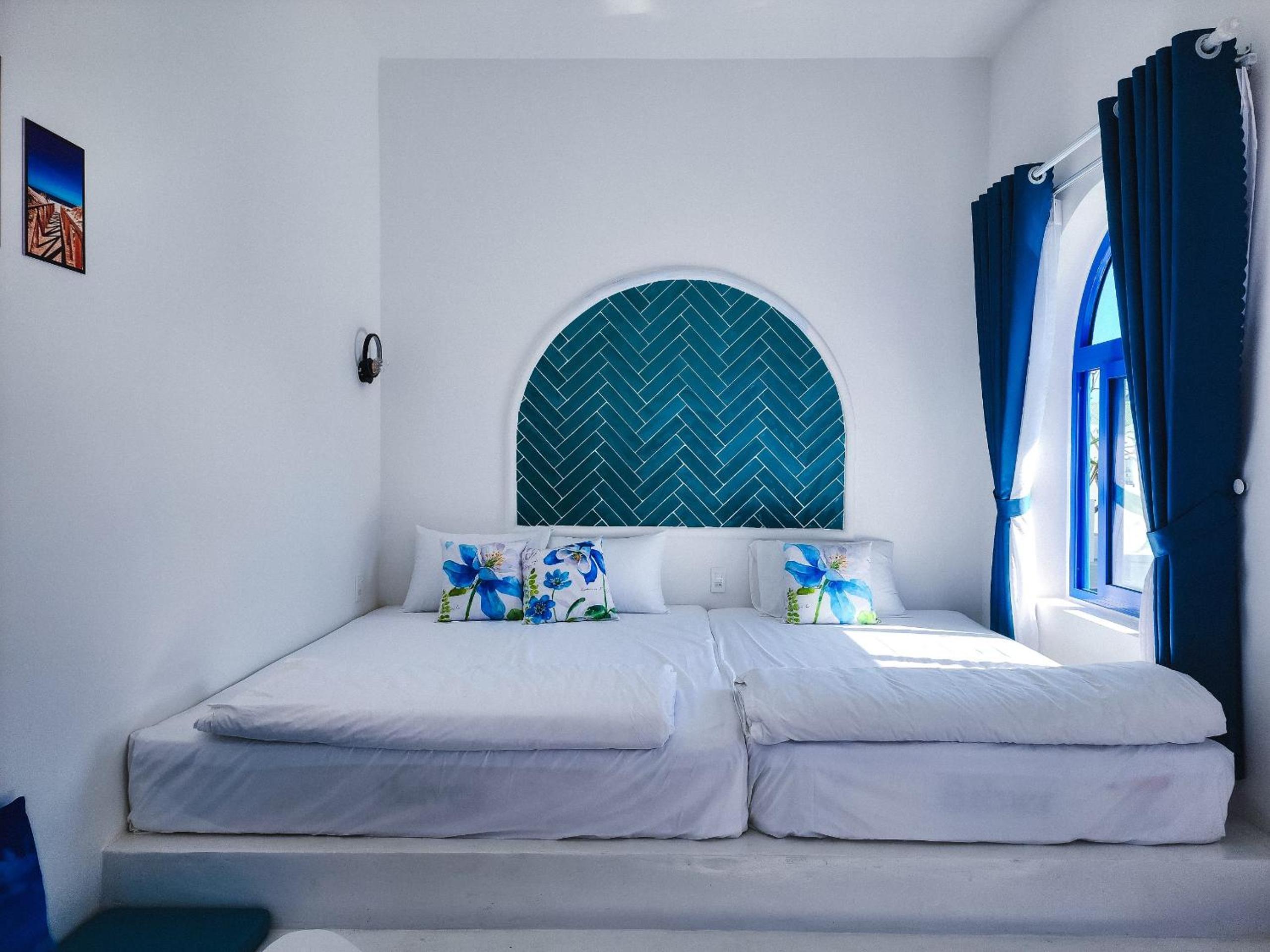 Triple Room with Pool View