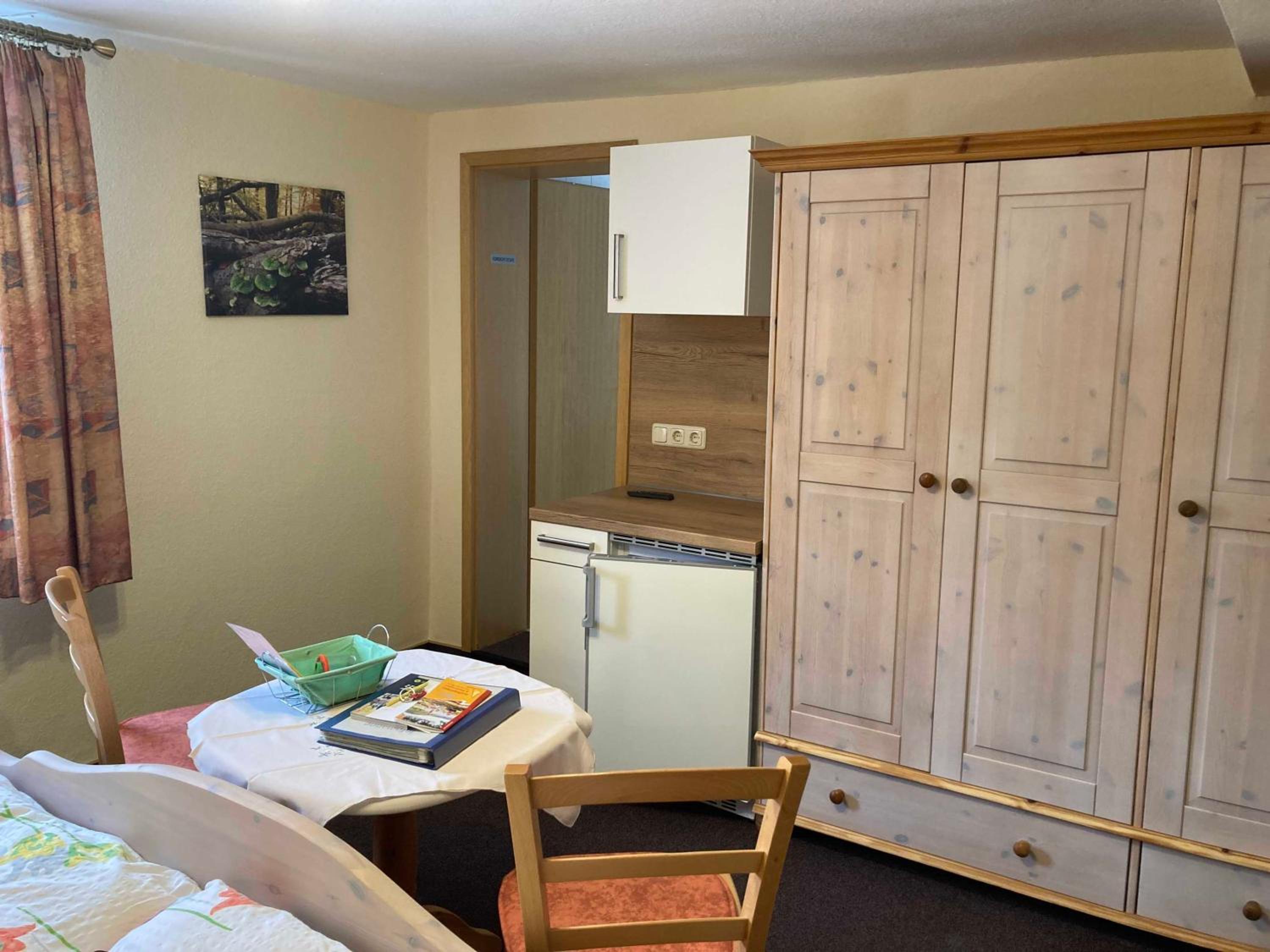 Deluxe Double Room (2 Adults + 1 Child) photo 2