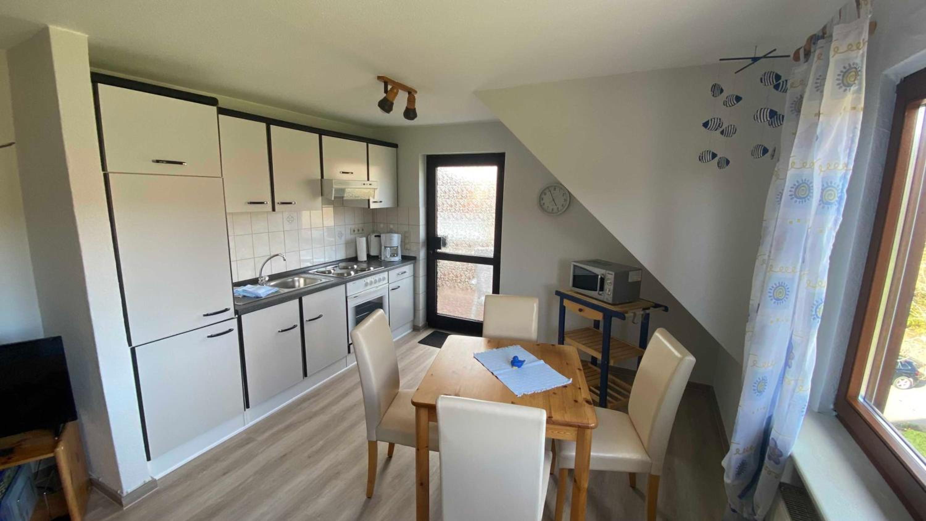 One-Bedroom Apartment with Balcony photo 2