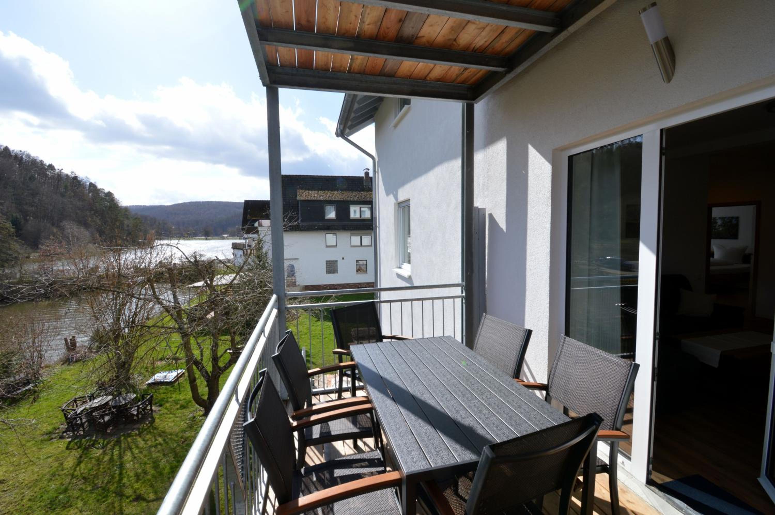 Two-Bedroom Apartment with Balcony photo 2