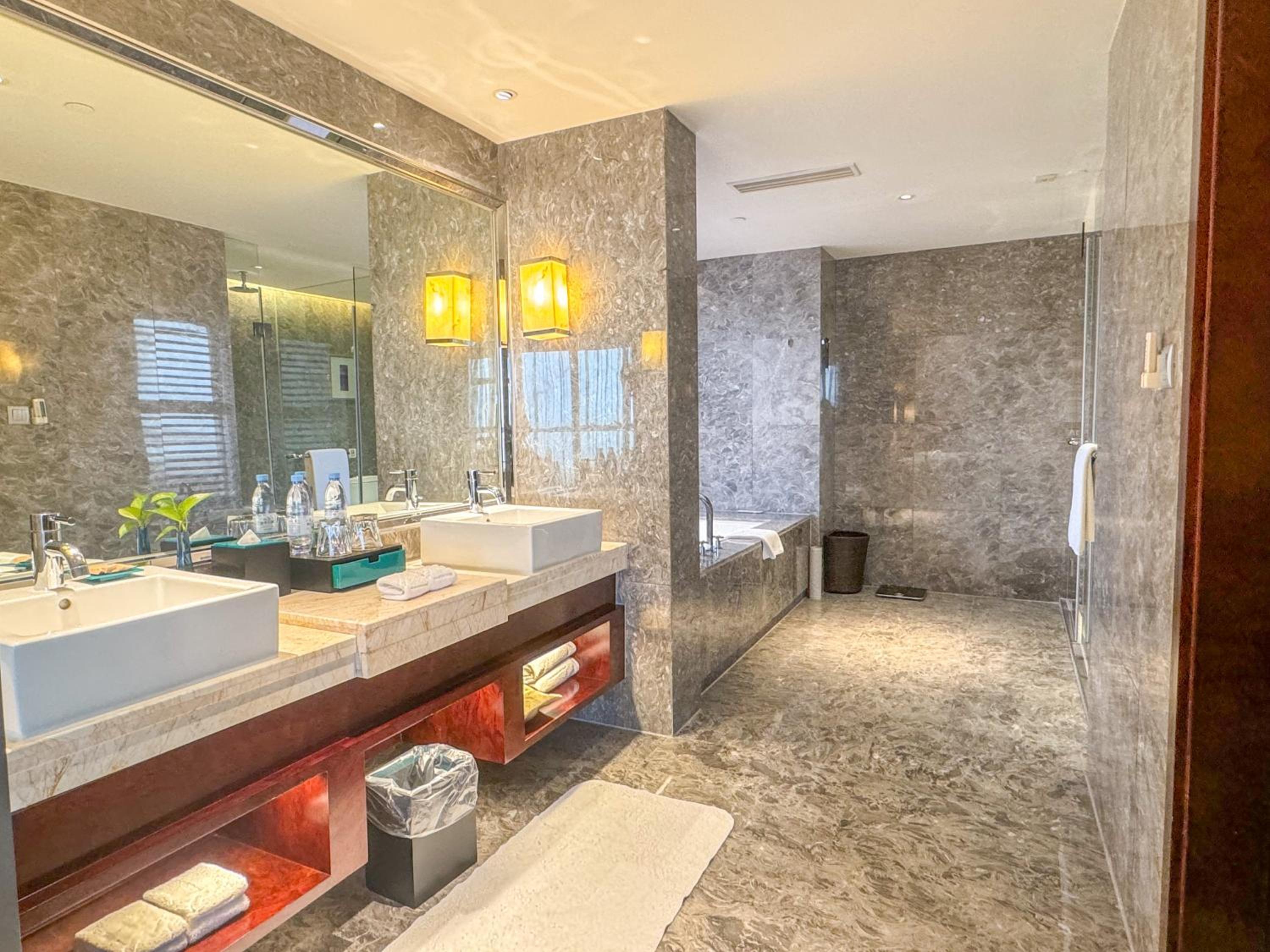 Superior Suite photo 2