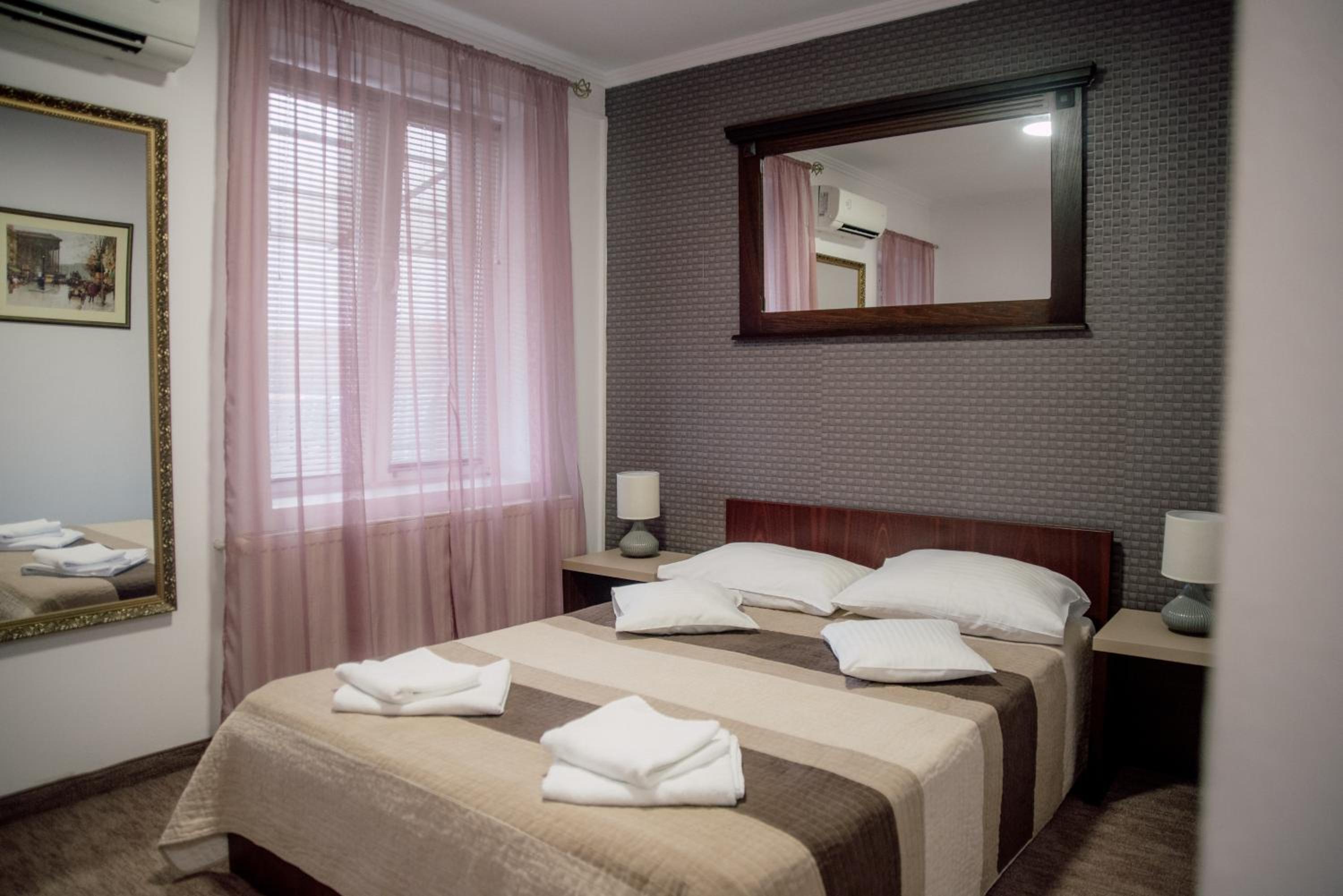 Standard Double Room - Photo 6