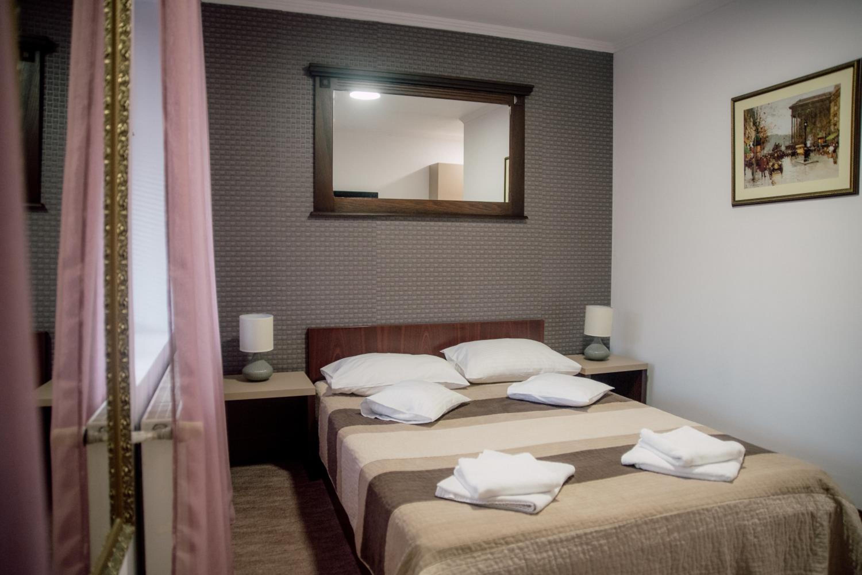 Standard Double Room - Photo 7