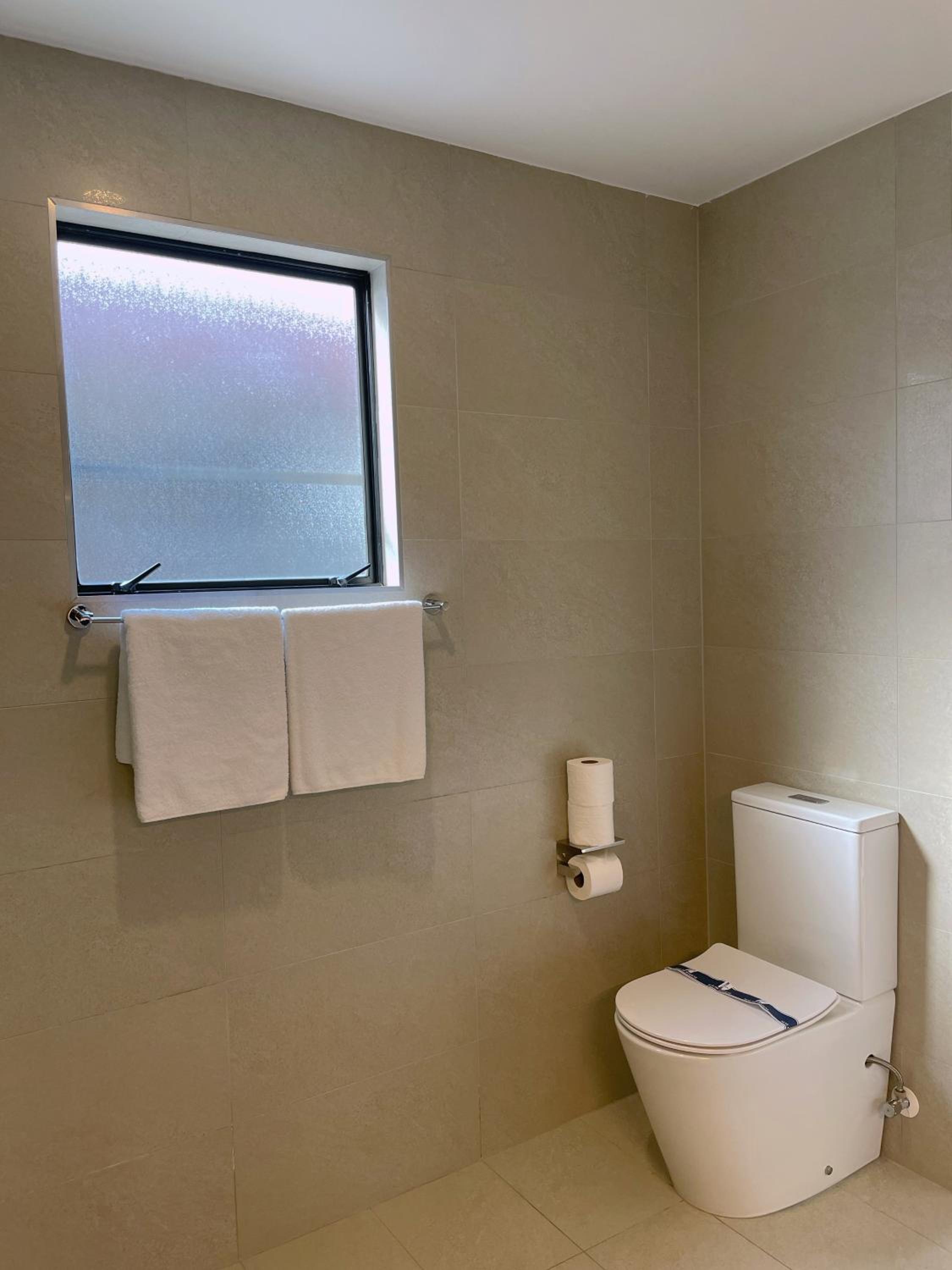 King Room with Spa Bath - Photo 2